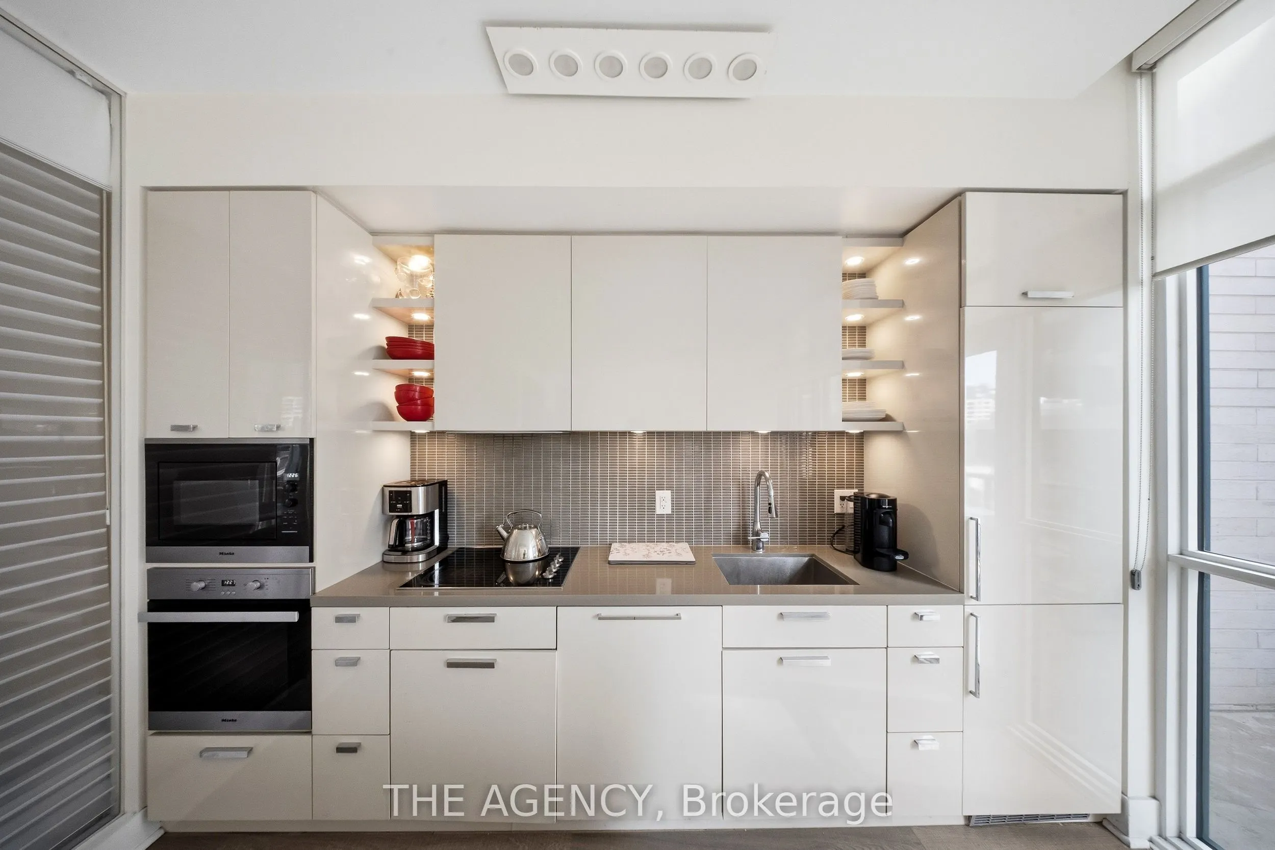 32 Davenport Road #401