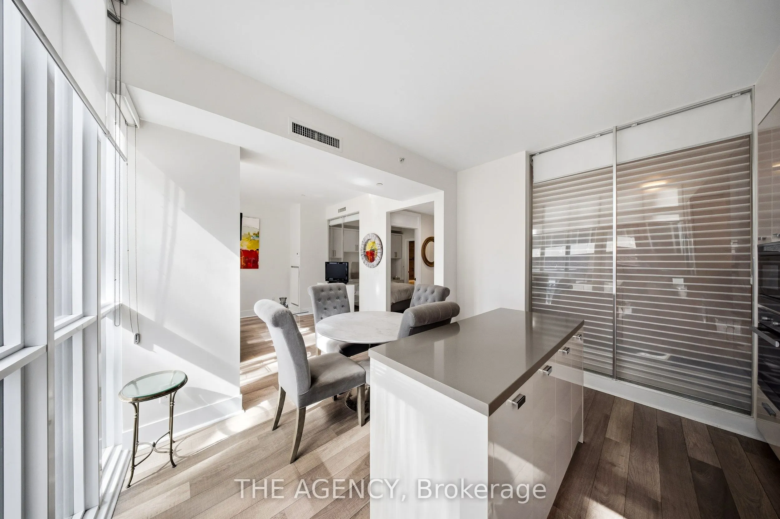 32 Davenport Road #401