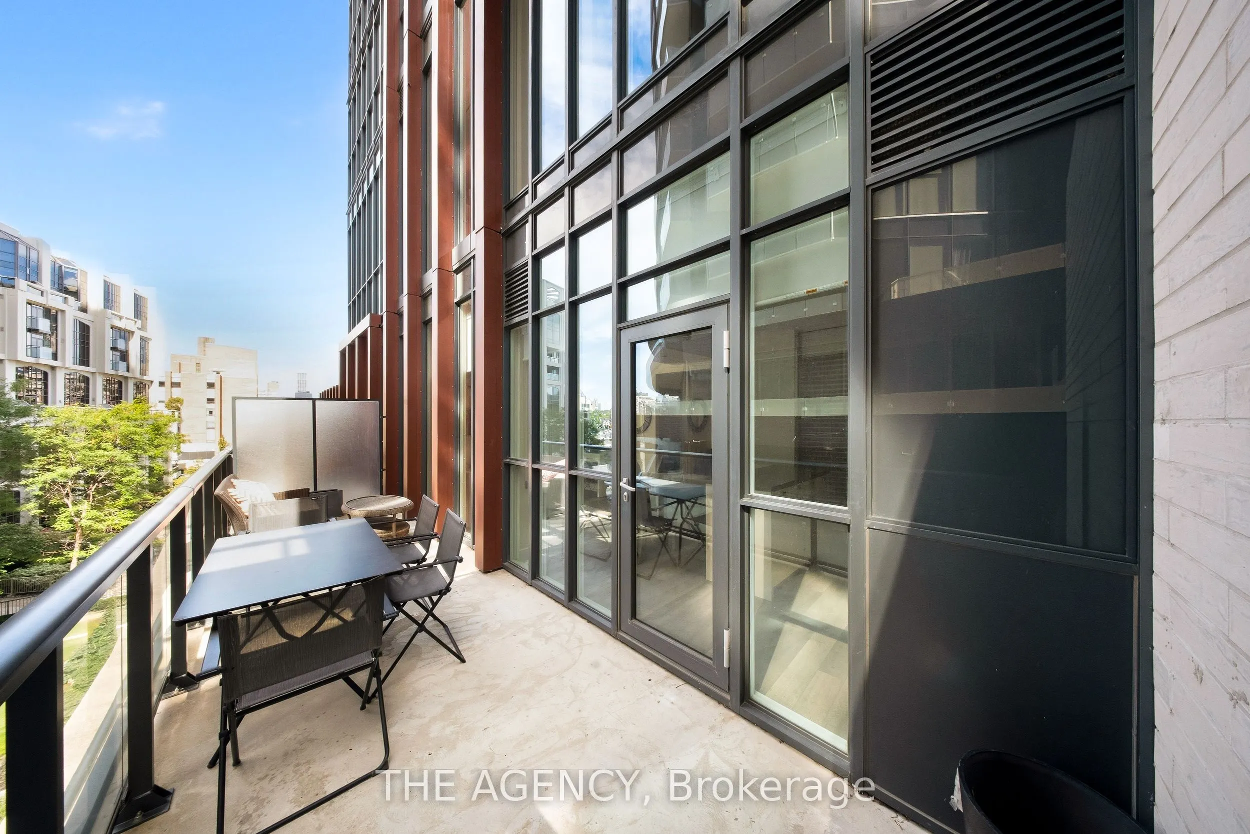 32 Davenport Road #401