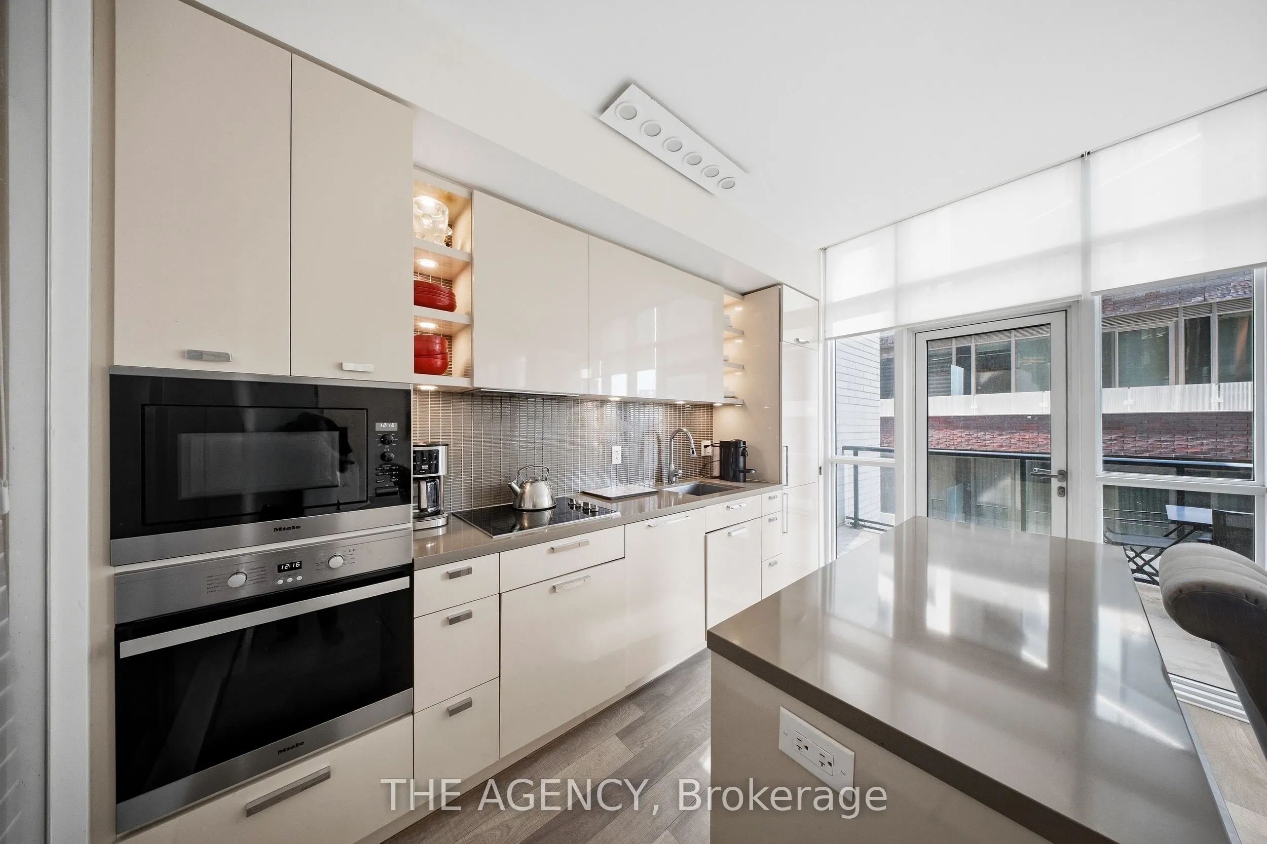 32 Davenport Road #401