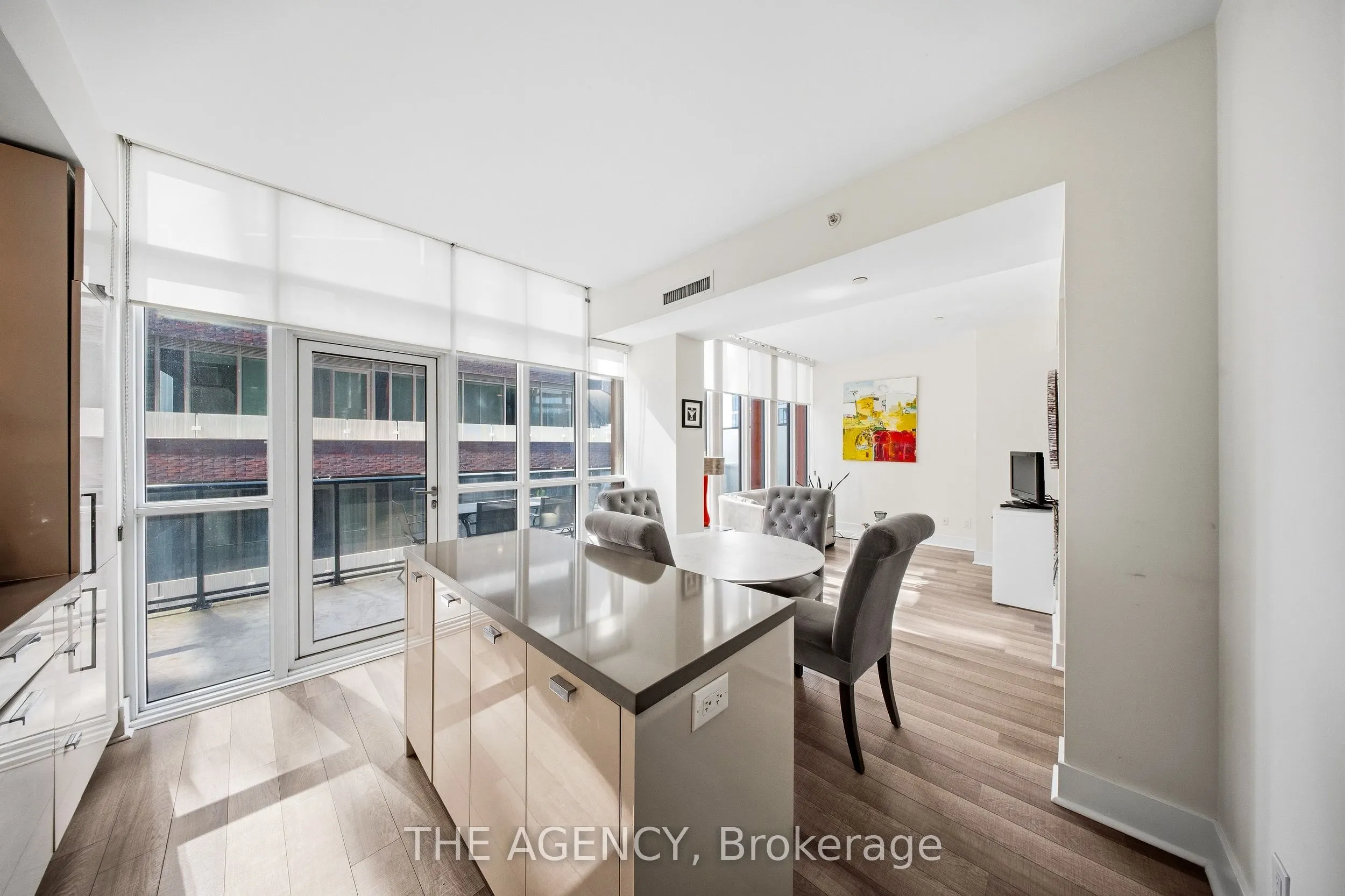 32 Davenport Road #401
