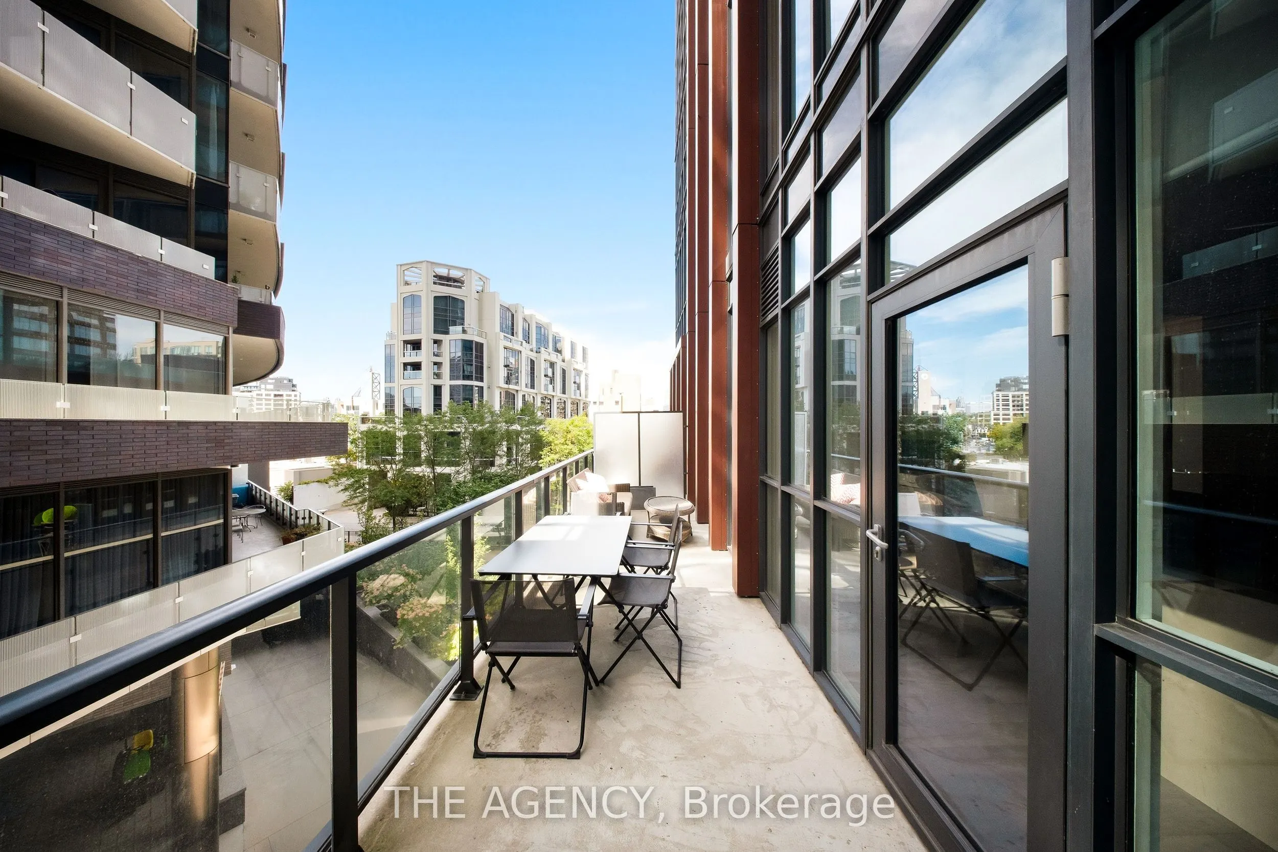 32 Davenport Road #401