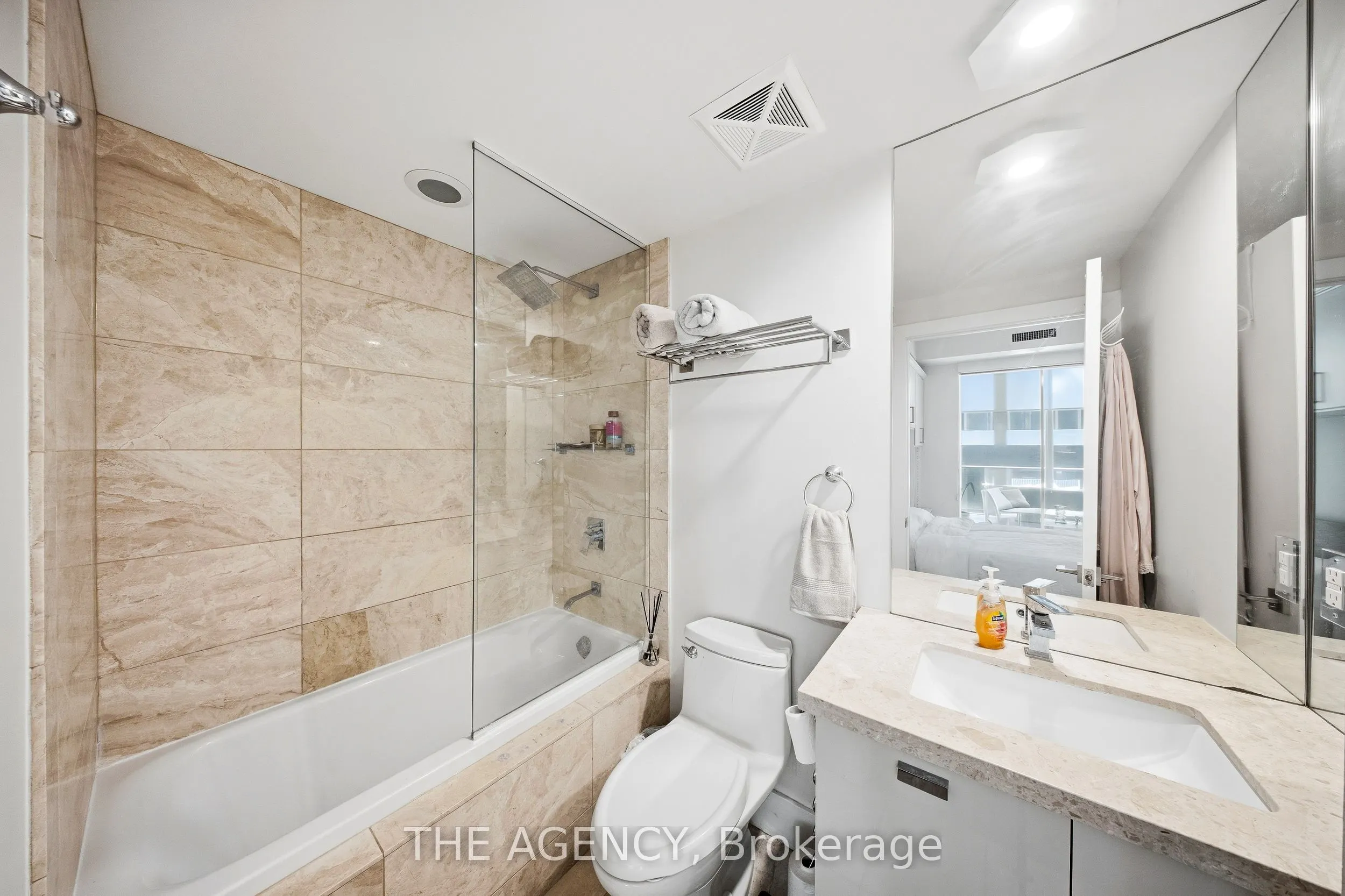 32 Davenport Road #401