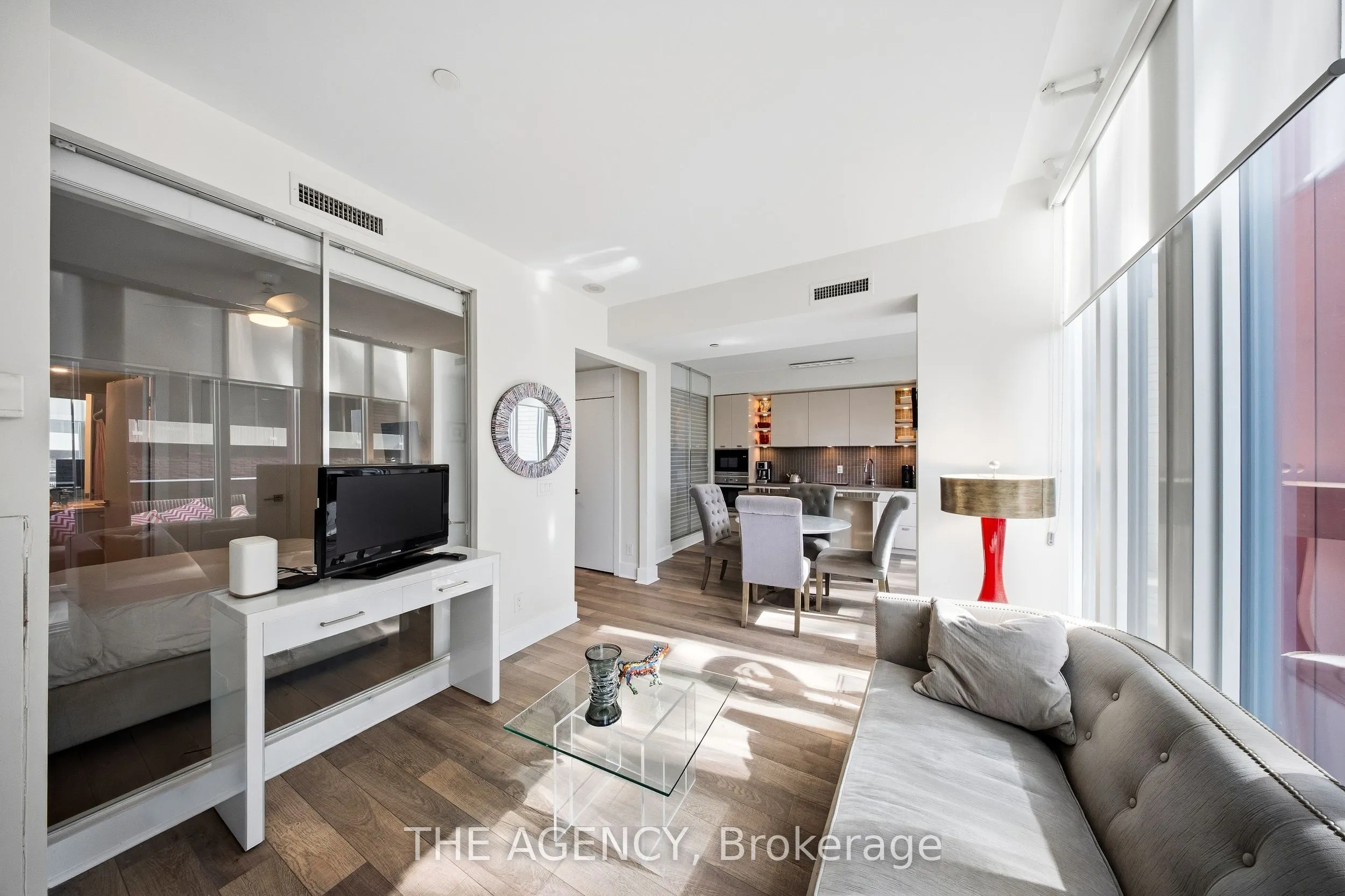 32 Davenport Road #401