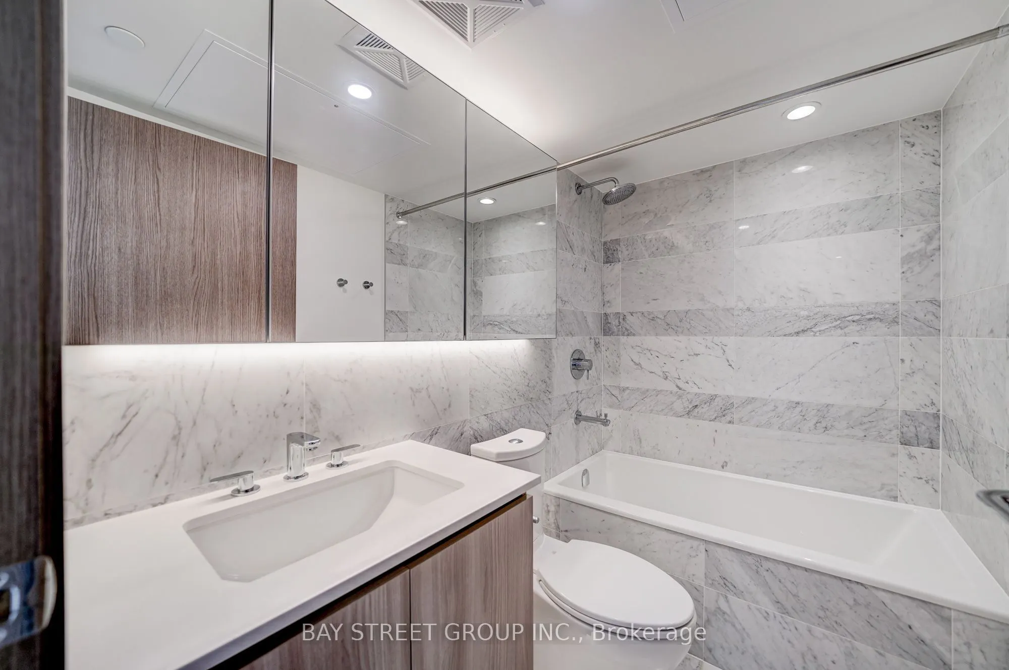 17 Bathurst Street #2612