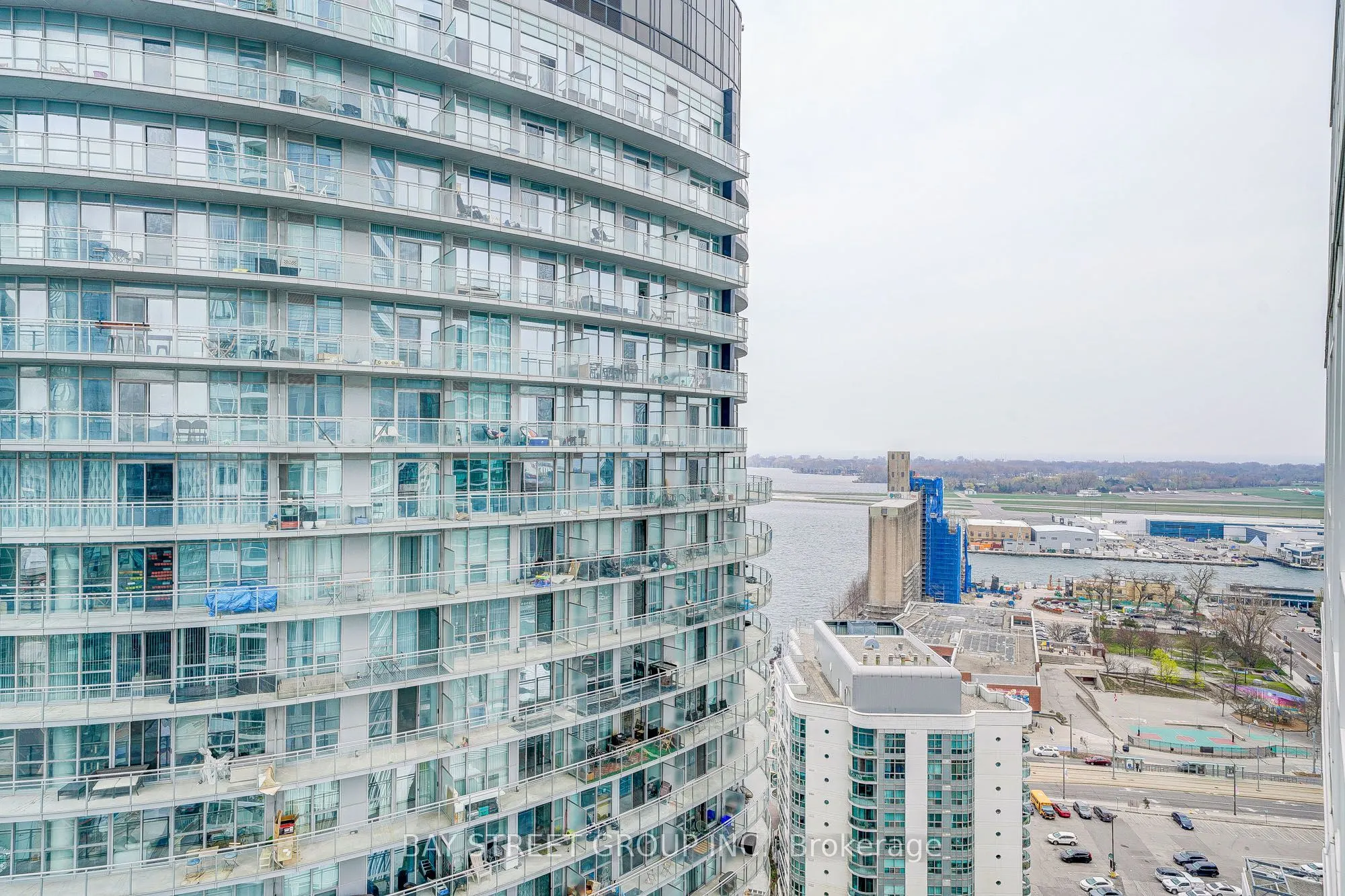 17 Bathurst Street #2612