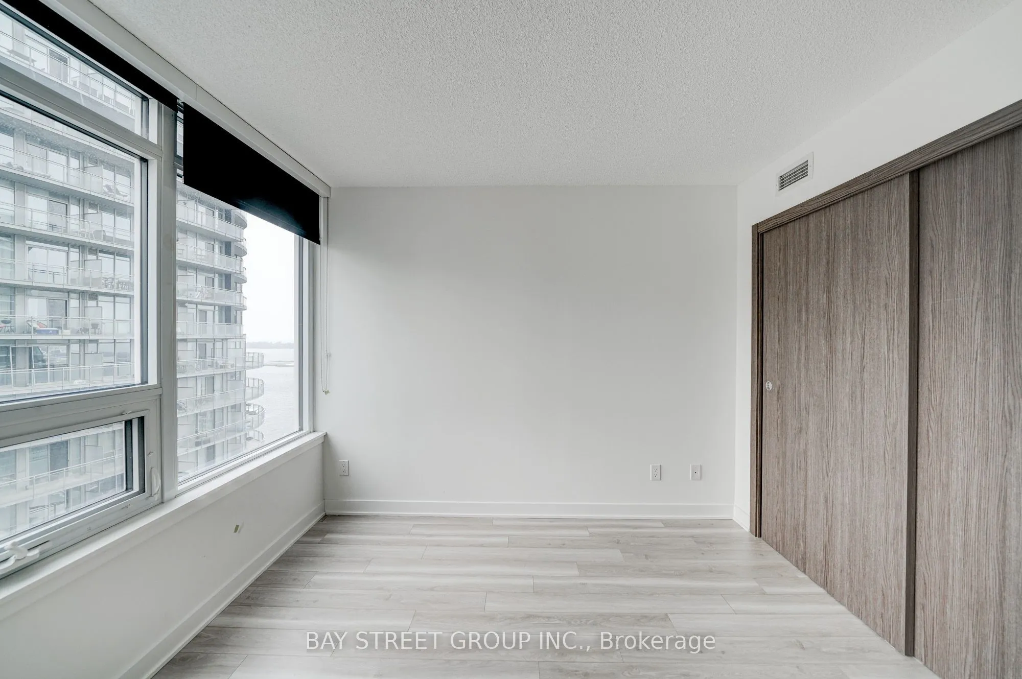 17 Bathurst Street #2612