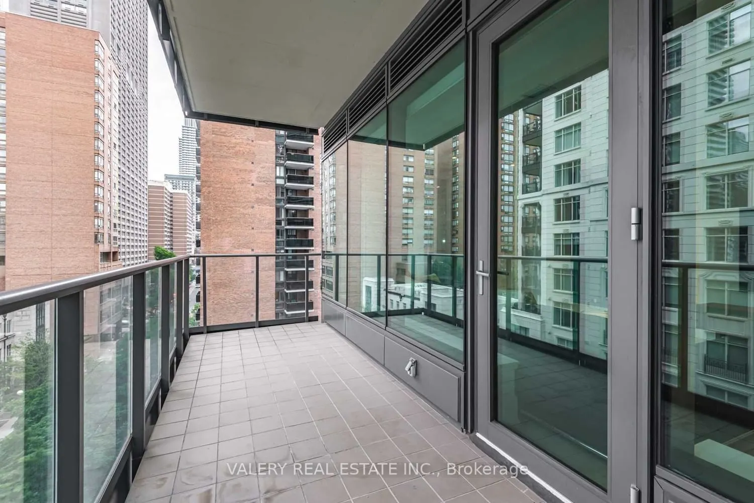 77 Charles Street W #602