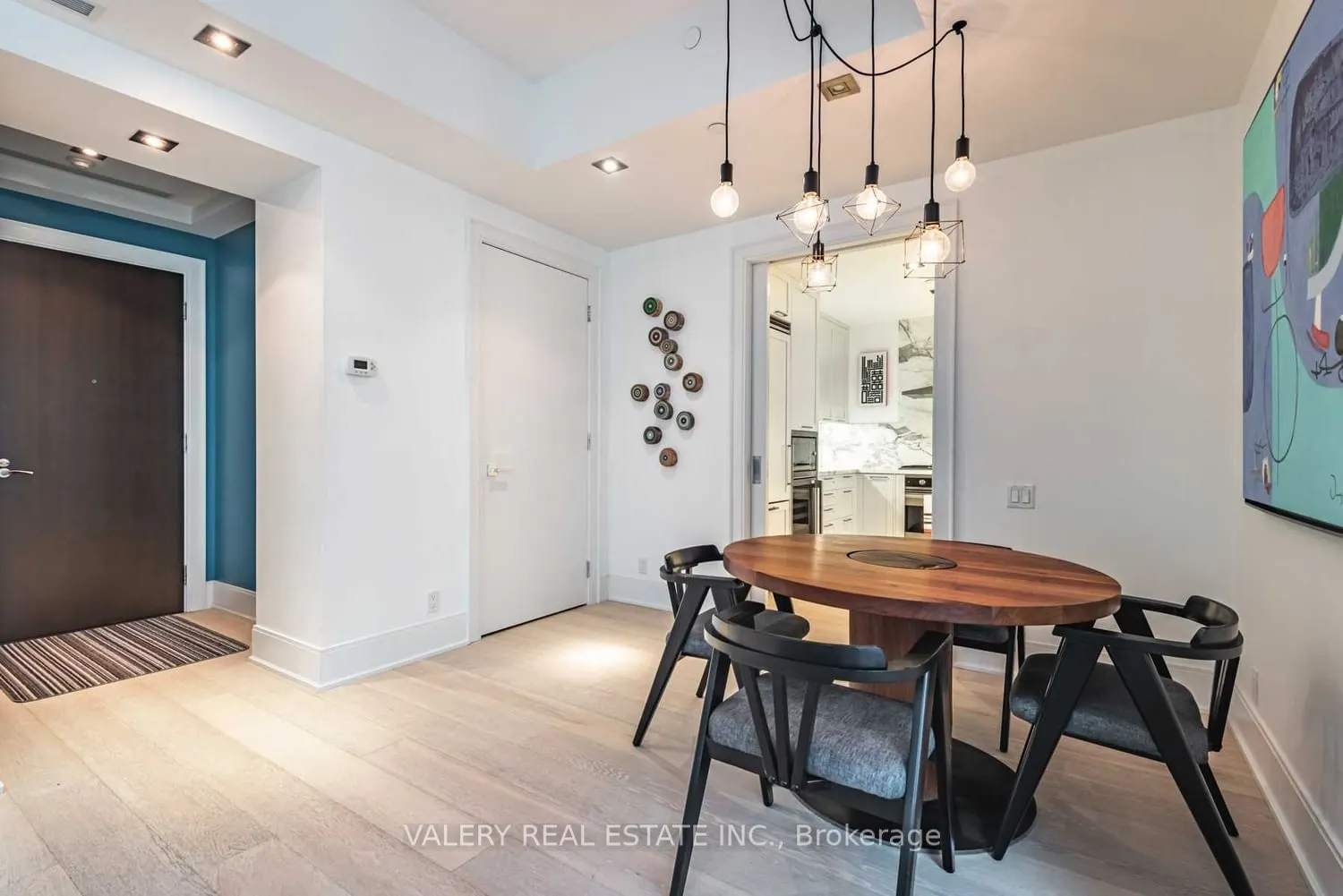 77 Charles Street W #602