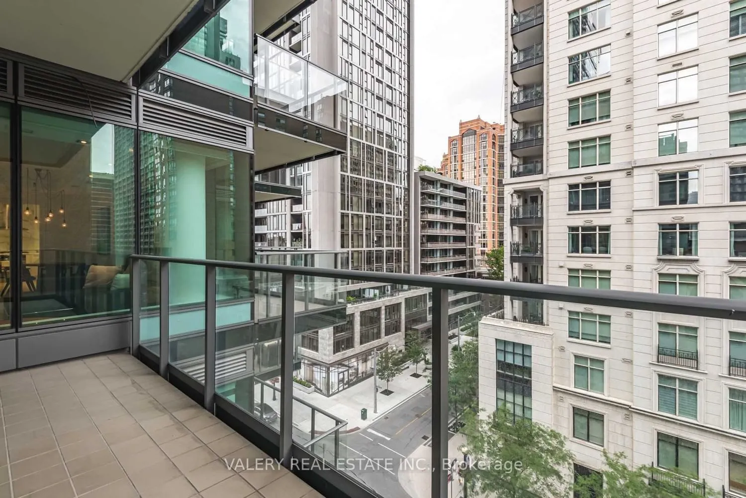 77 Charles Street W #602