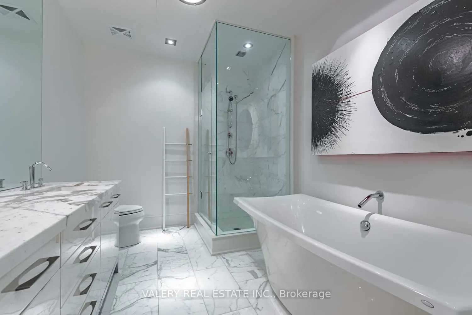 77 Charles Street W #602