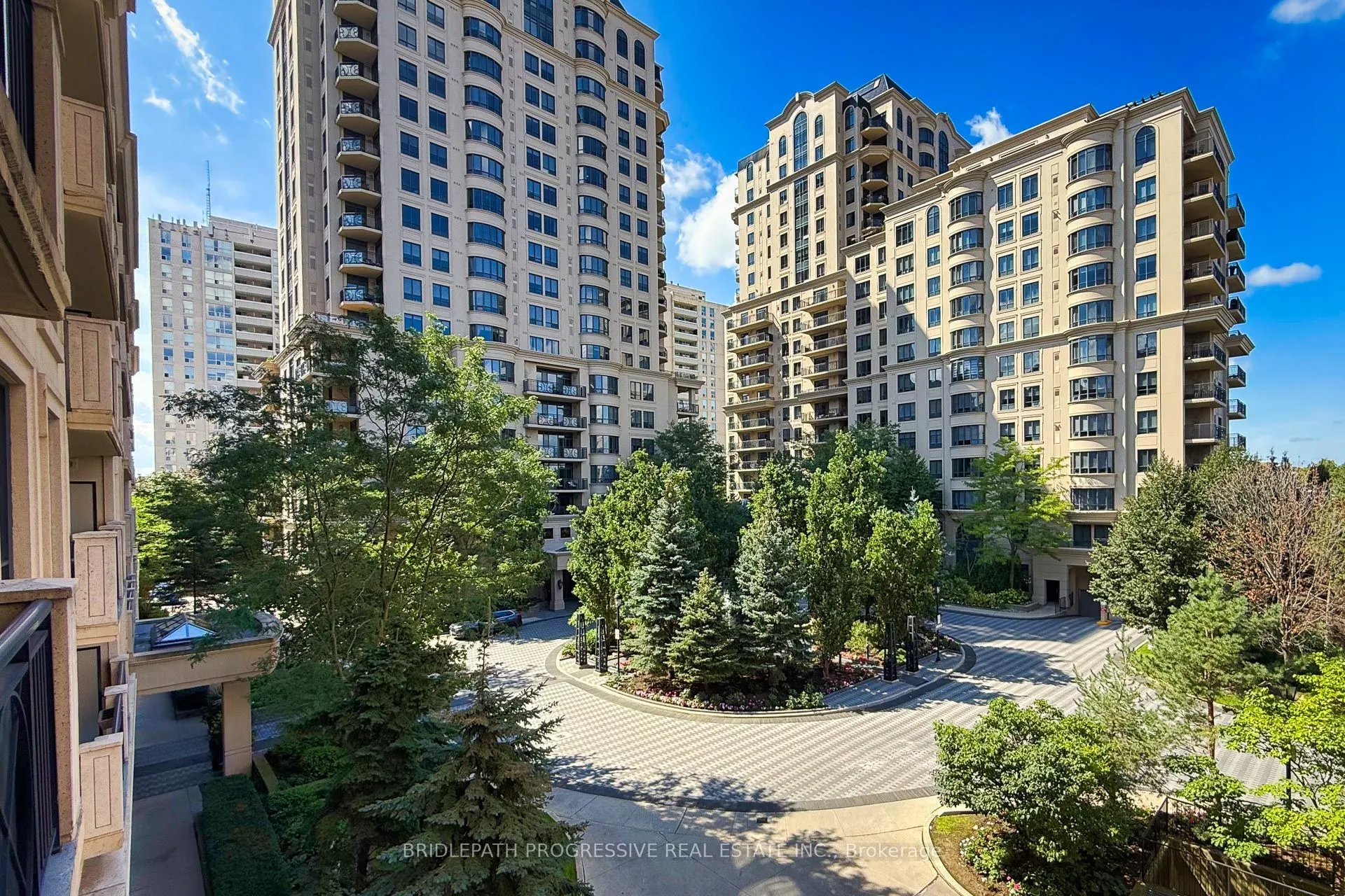 650 Sheppard Avenue E #307