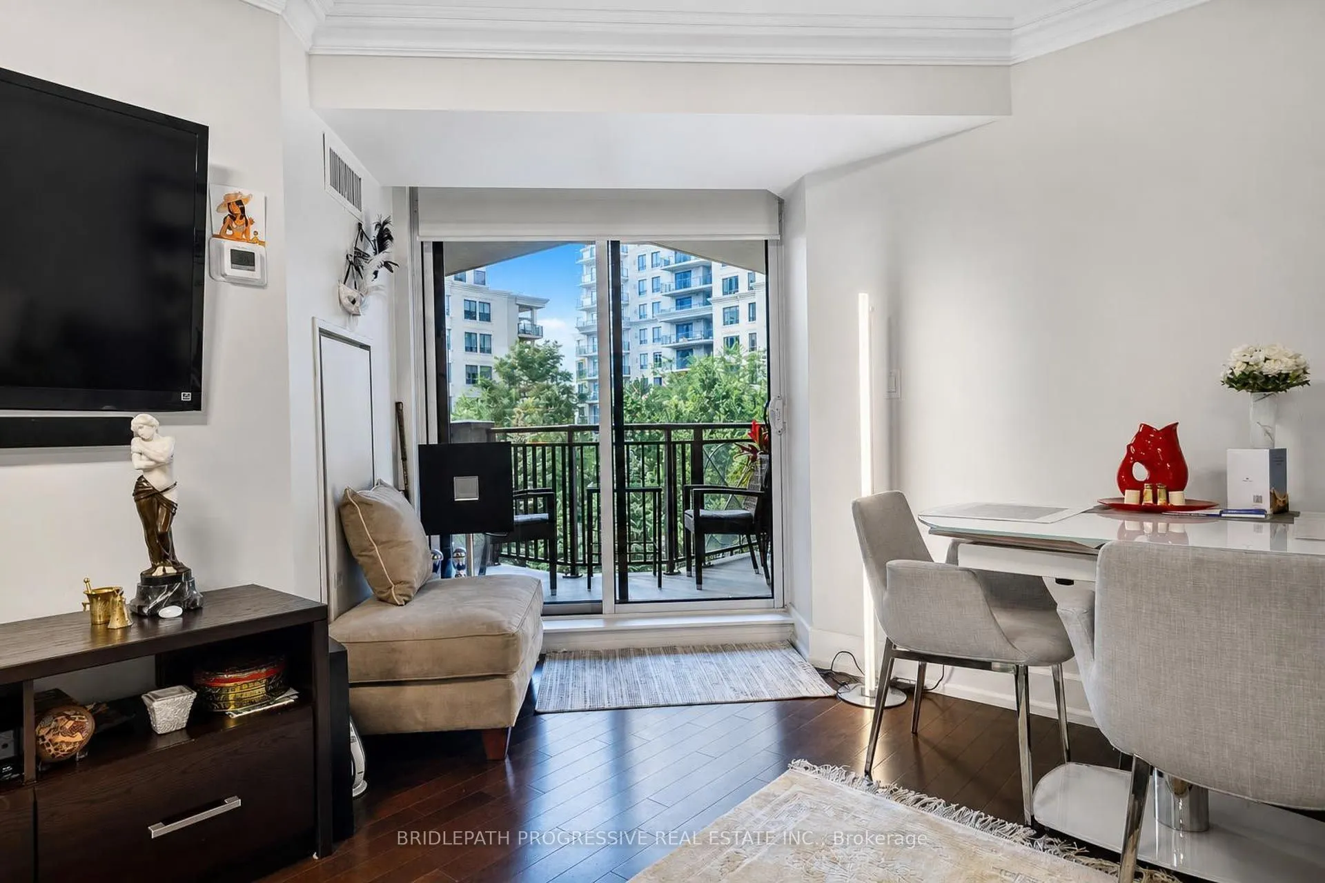 650 Sheppard Avenue E #307