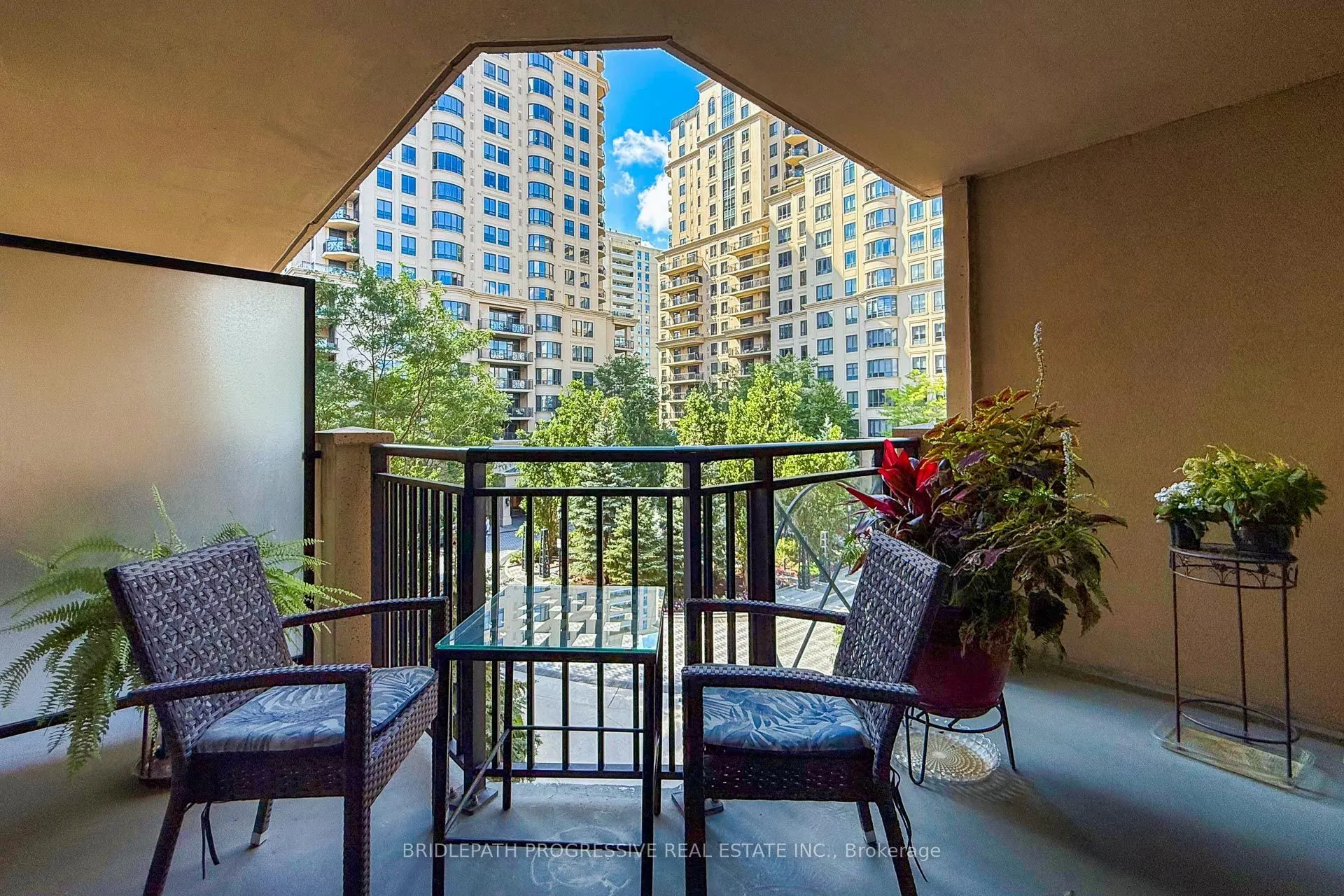 650 Sheppard Avenue E #307
