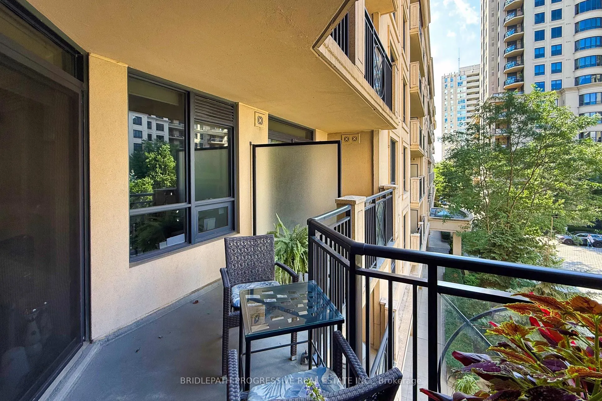 650 Sheppard Avenue E #307