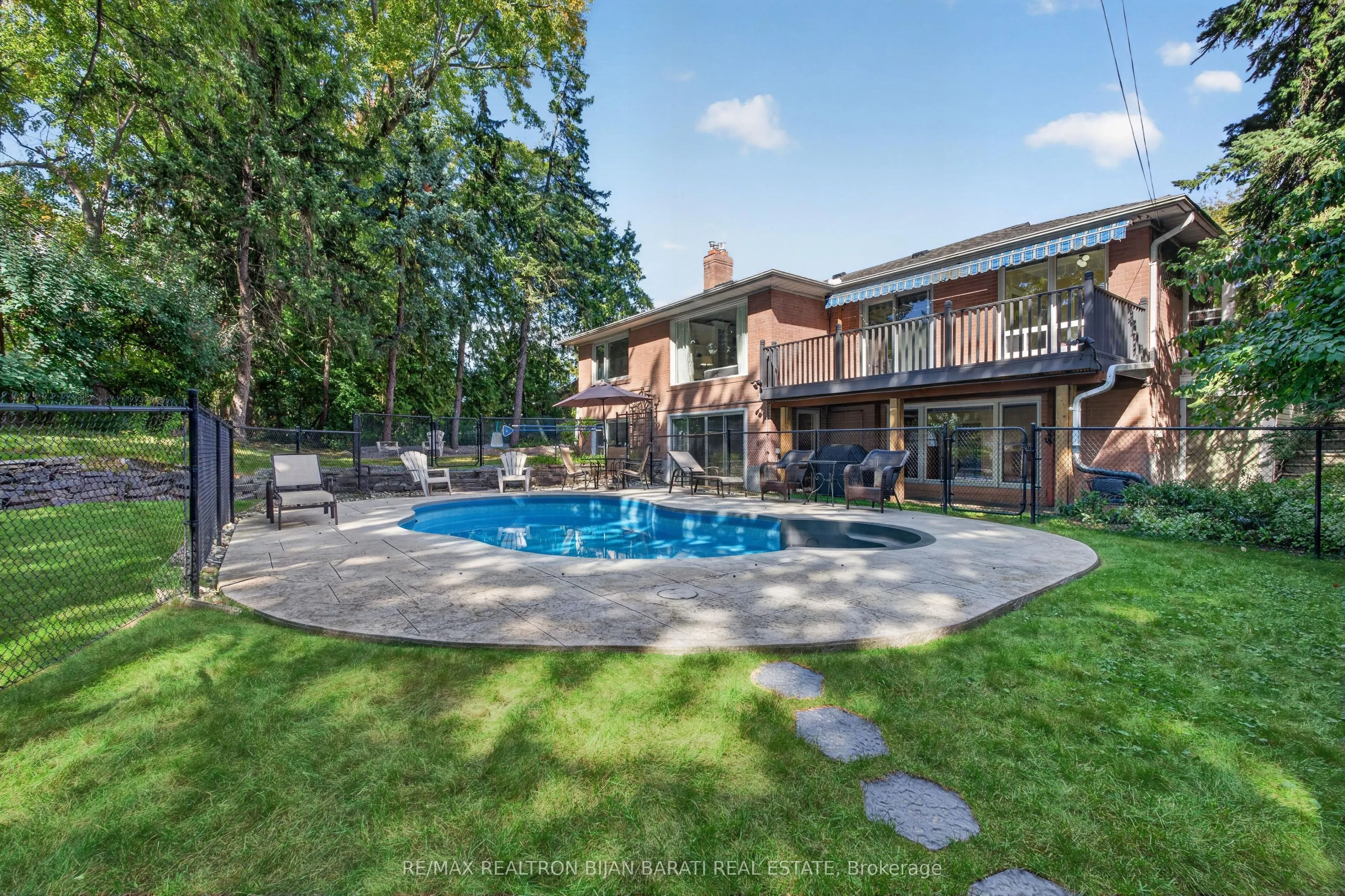 22 Brucedale Crescent