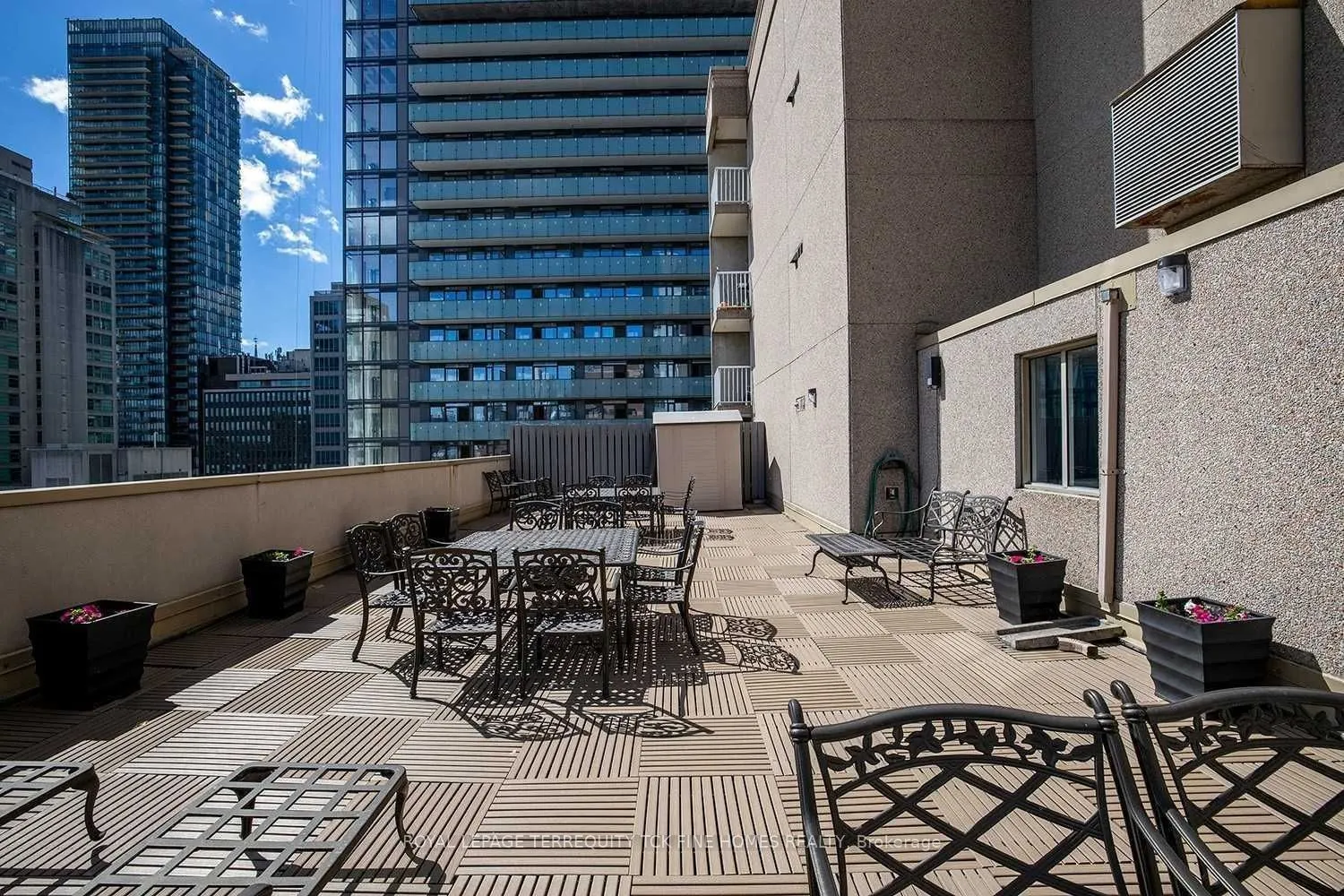 105 Victoria Street #1205