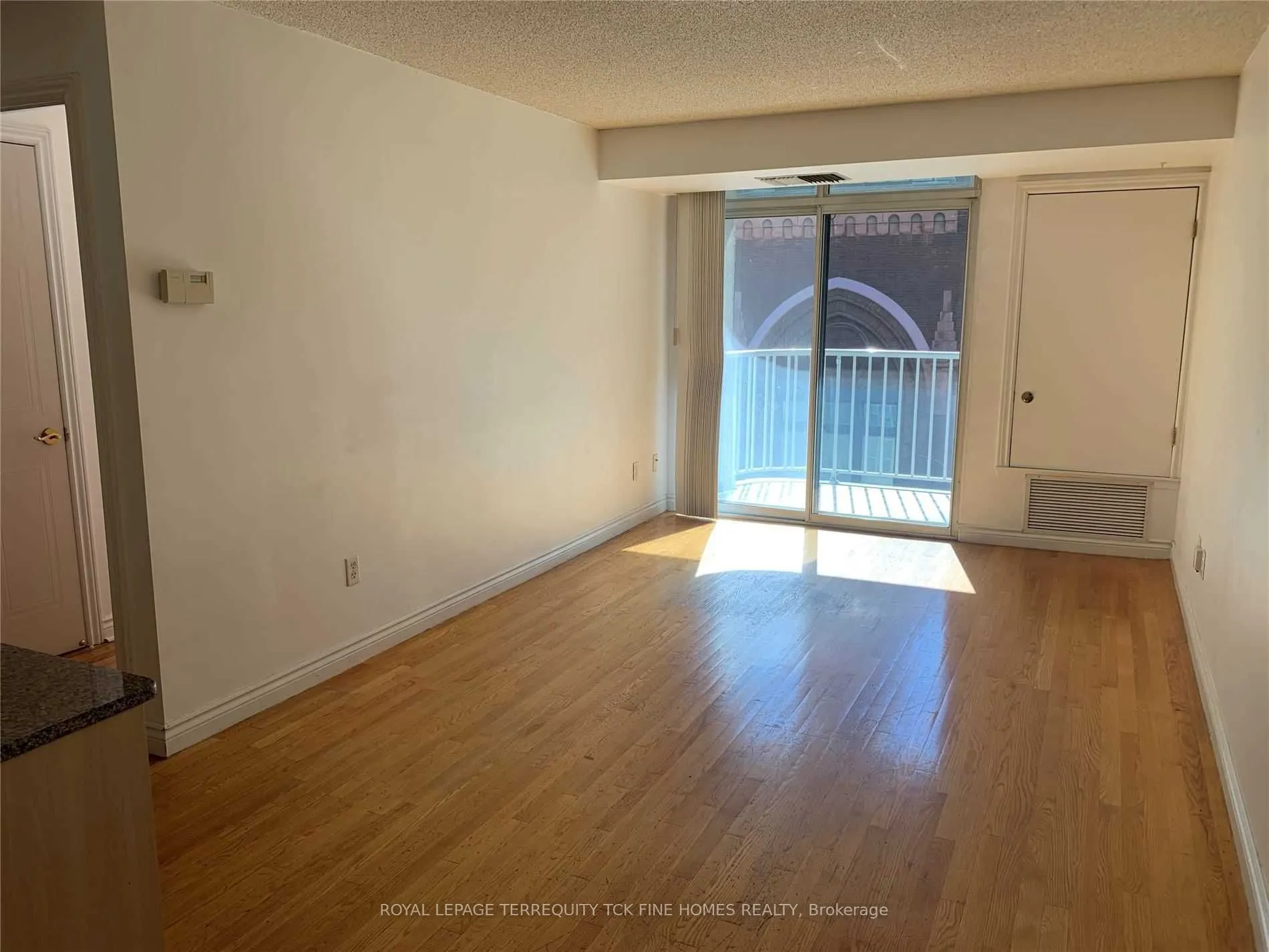 105 Victoria Street #1205