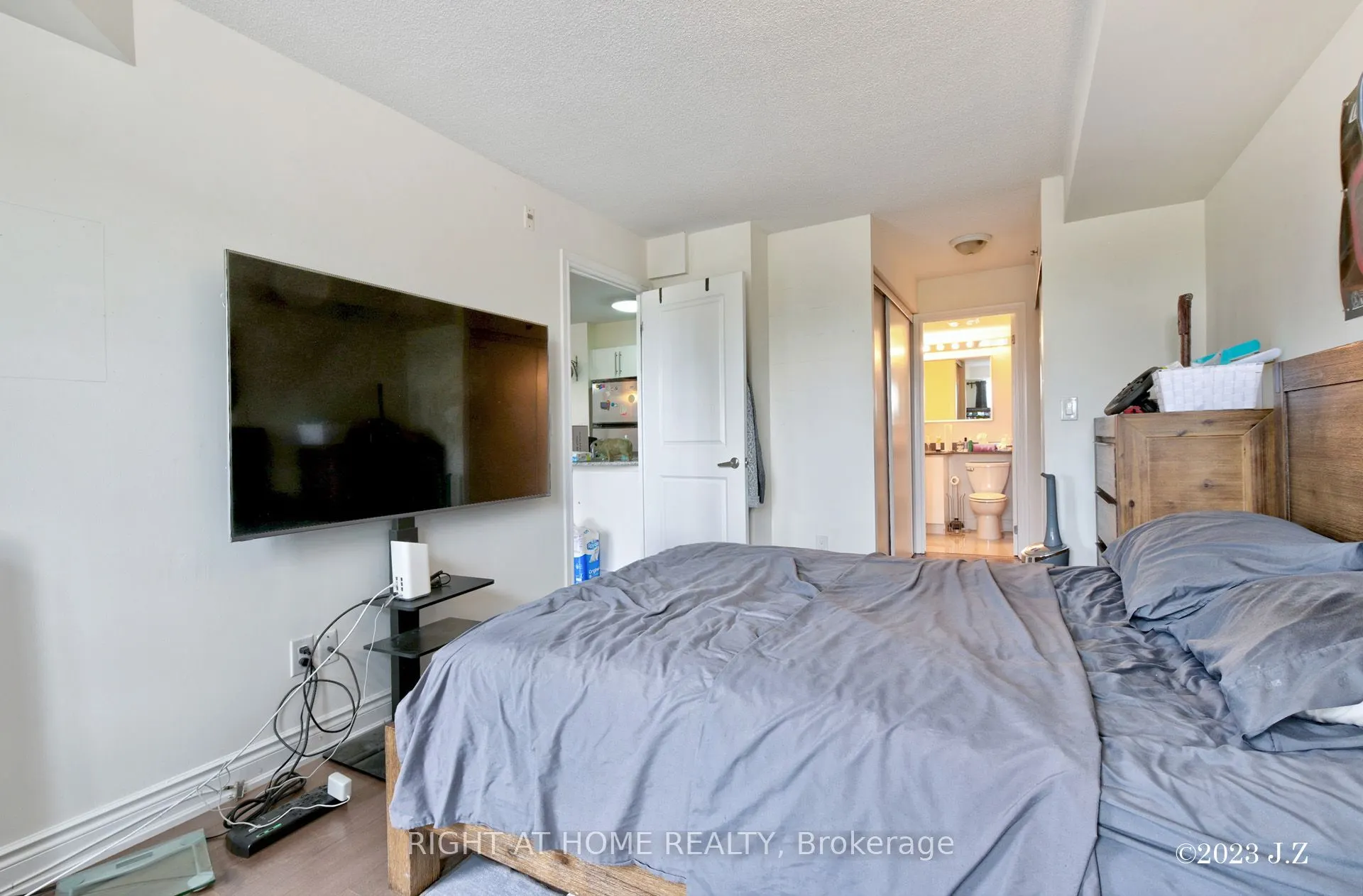 760 Sheppard Avenue W #312