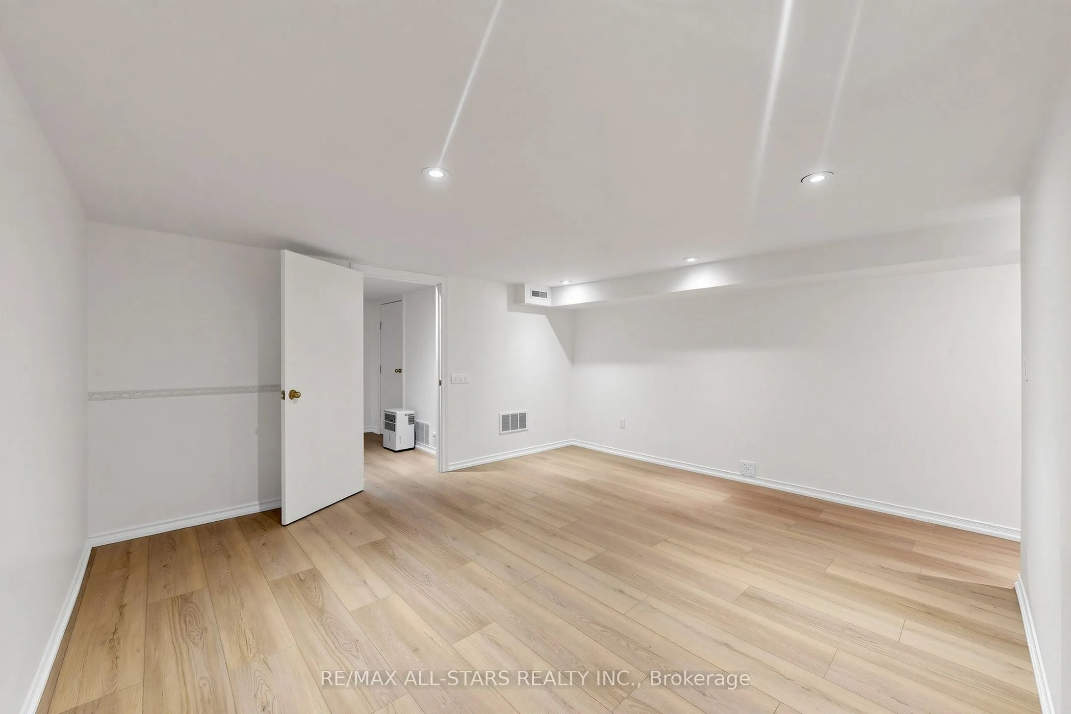 68 Macpherson Avenue #Basement
