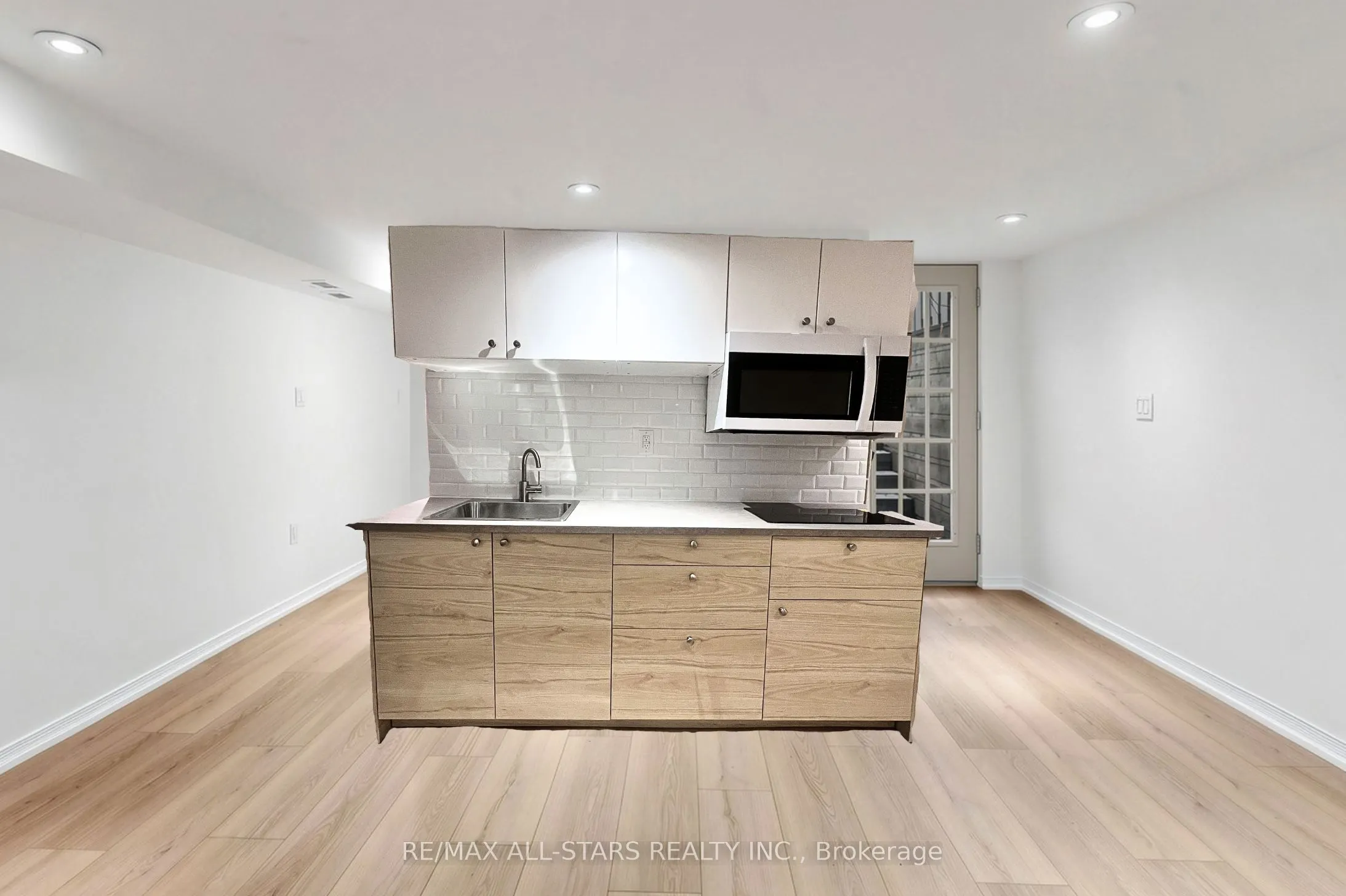 68 Macpherson Avenue #Basement