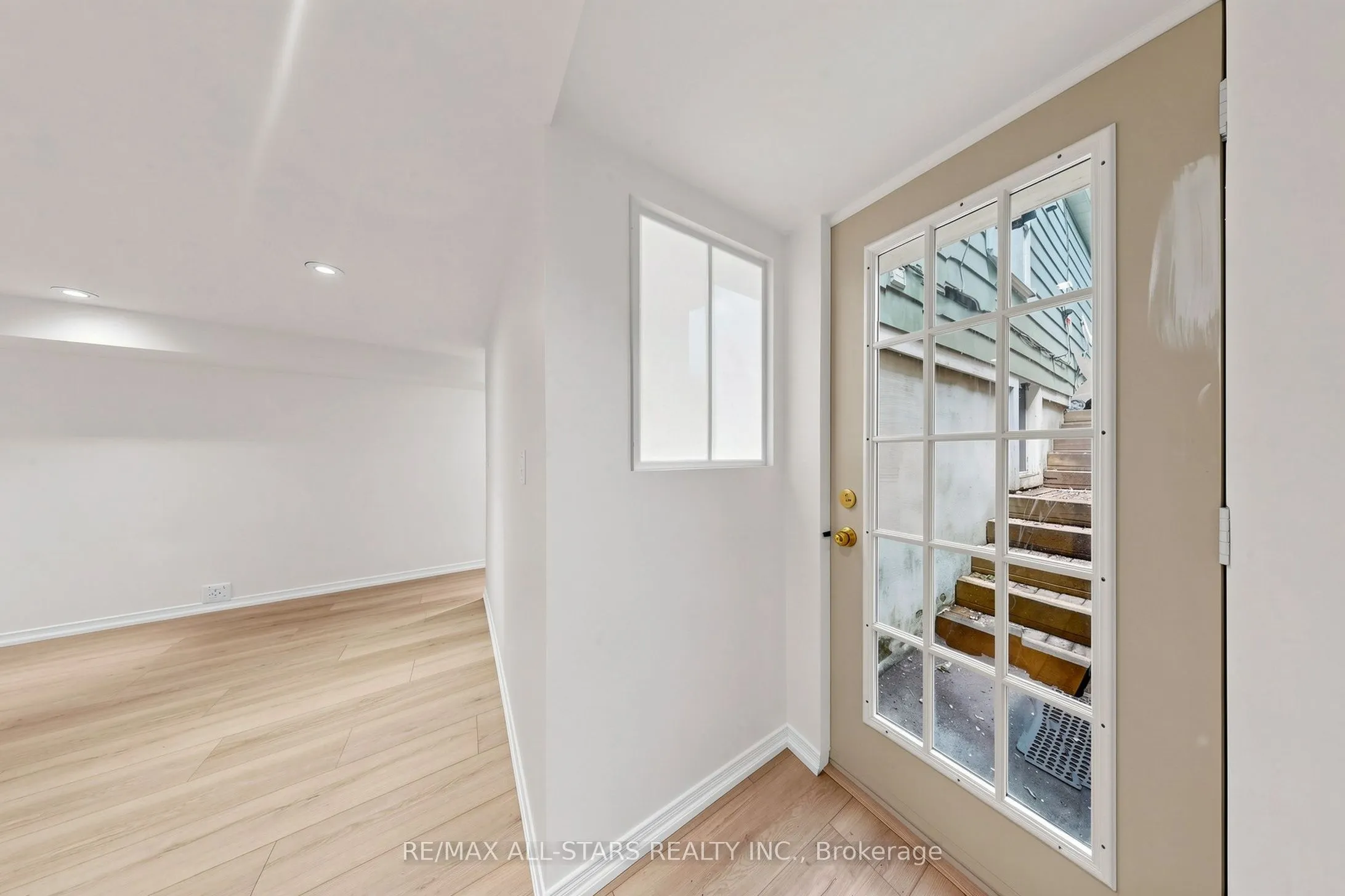 68 Macpherson Avenue #Basement