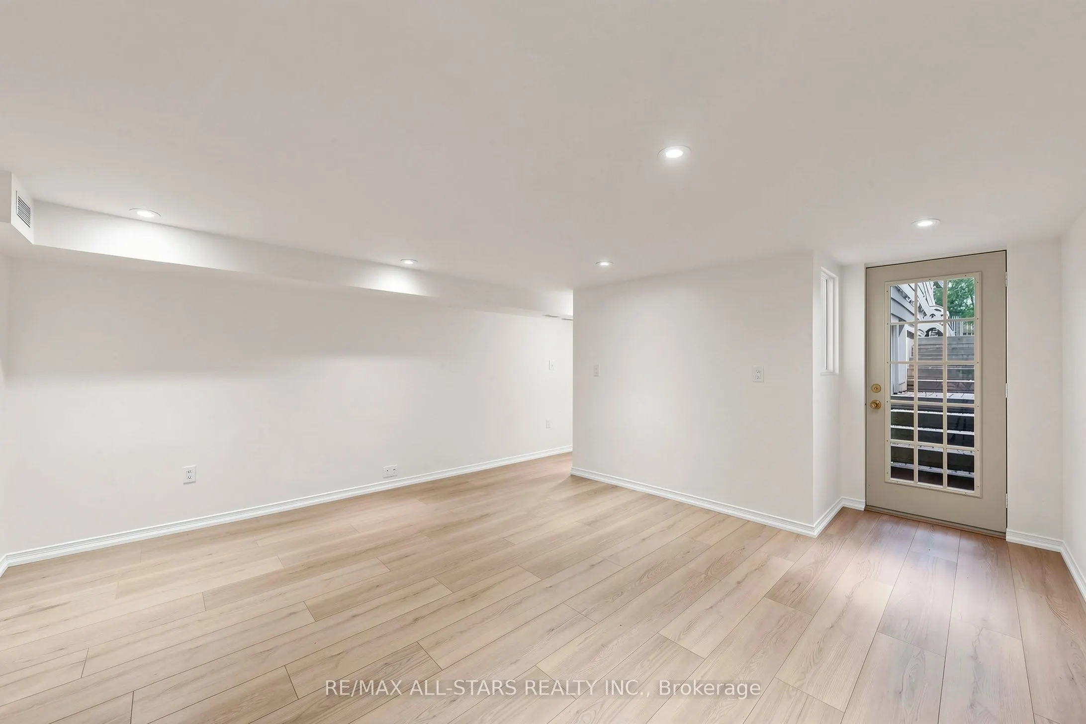 68 Macpherson Avenue #Basement