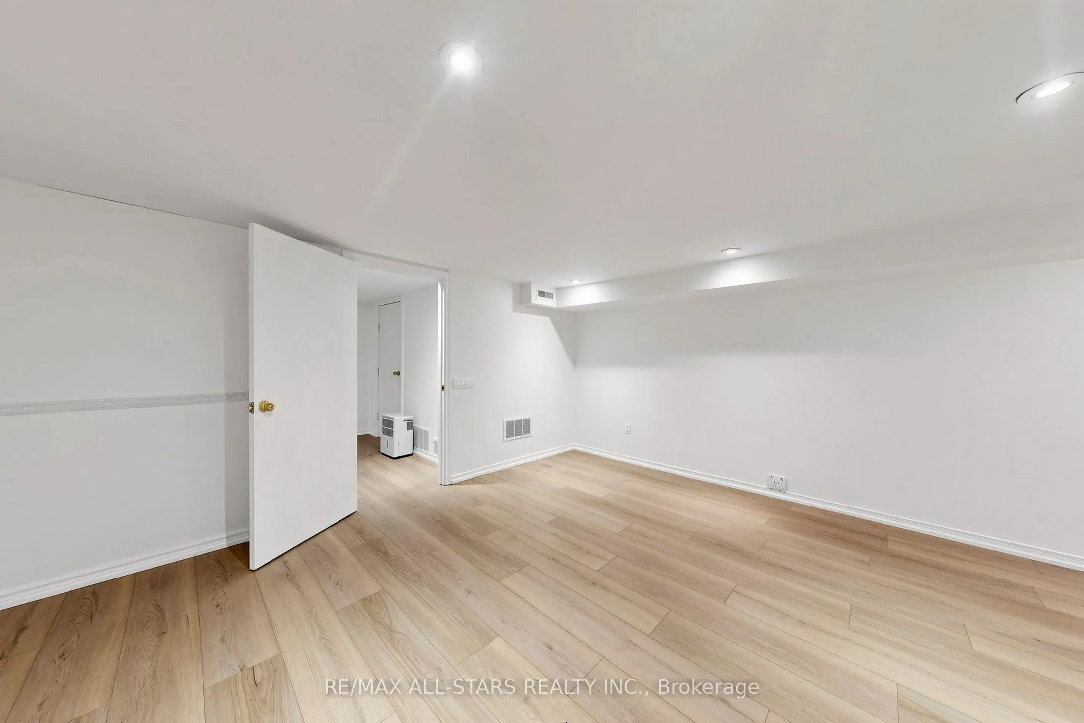68 Macpherson Avenue #Basement