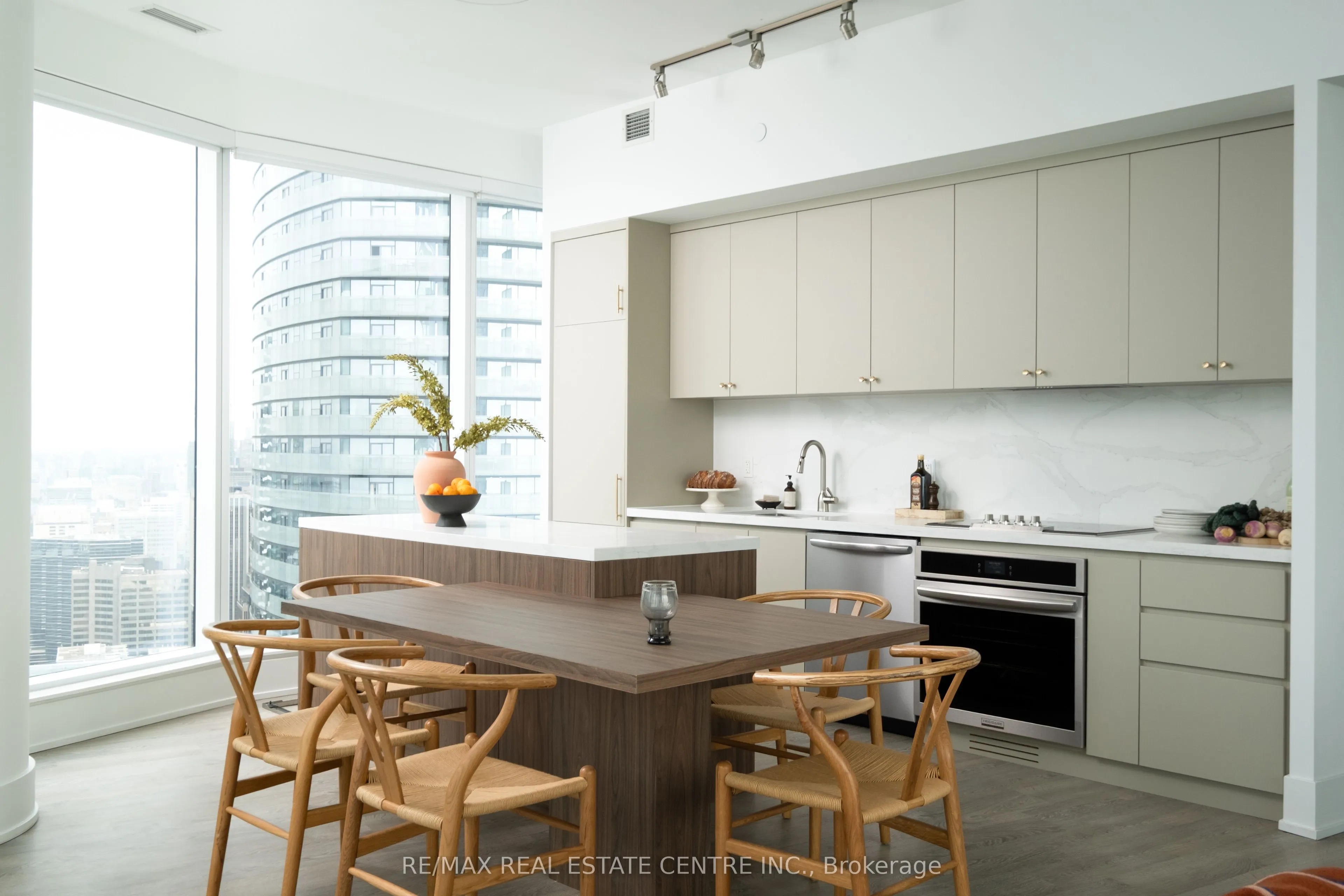 10 York Street #6210