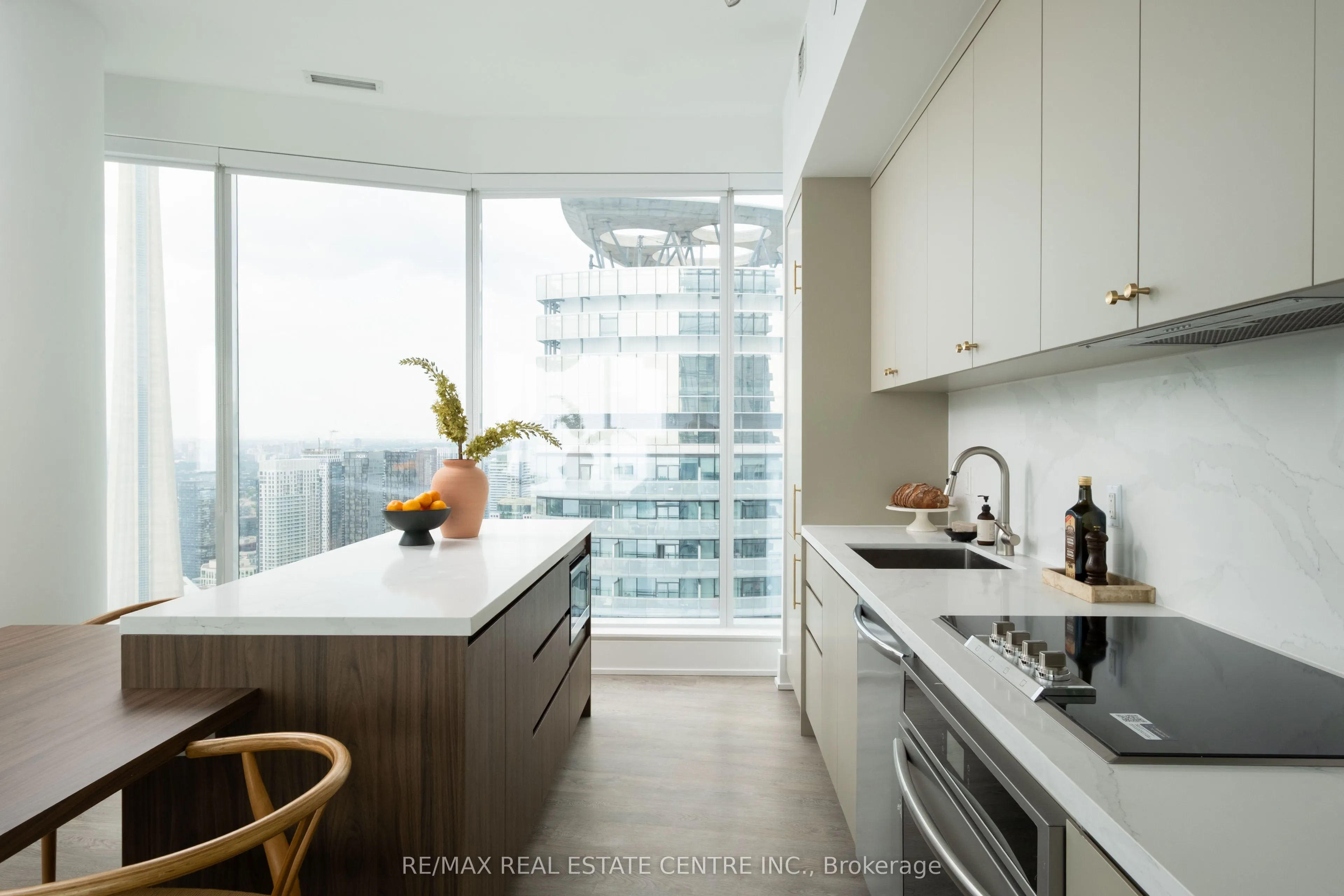 10 York Street #6210