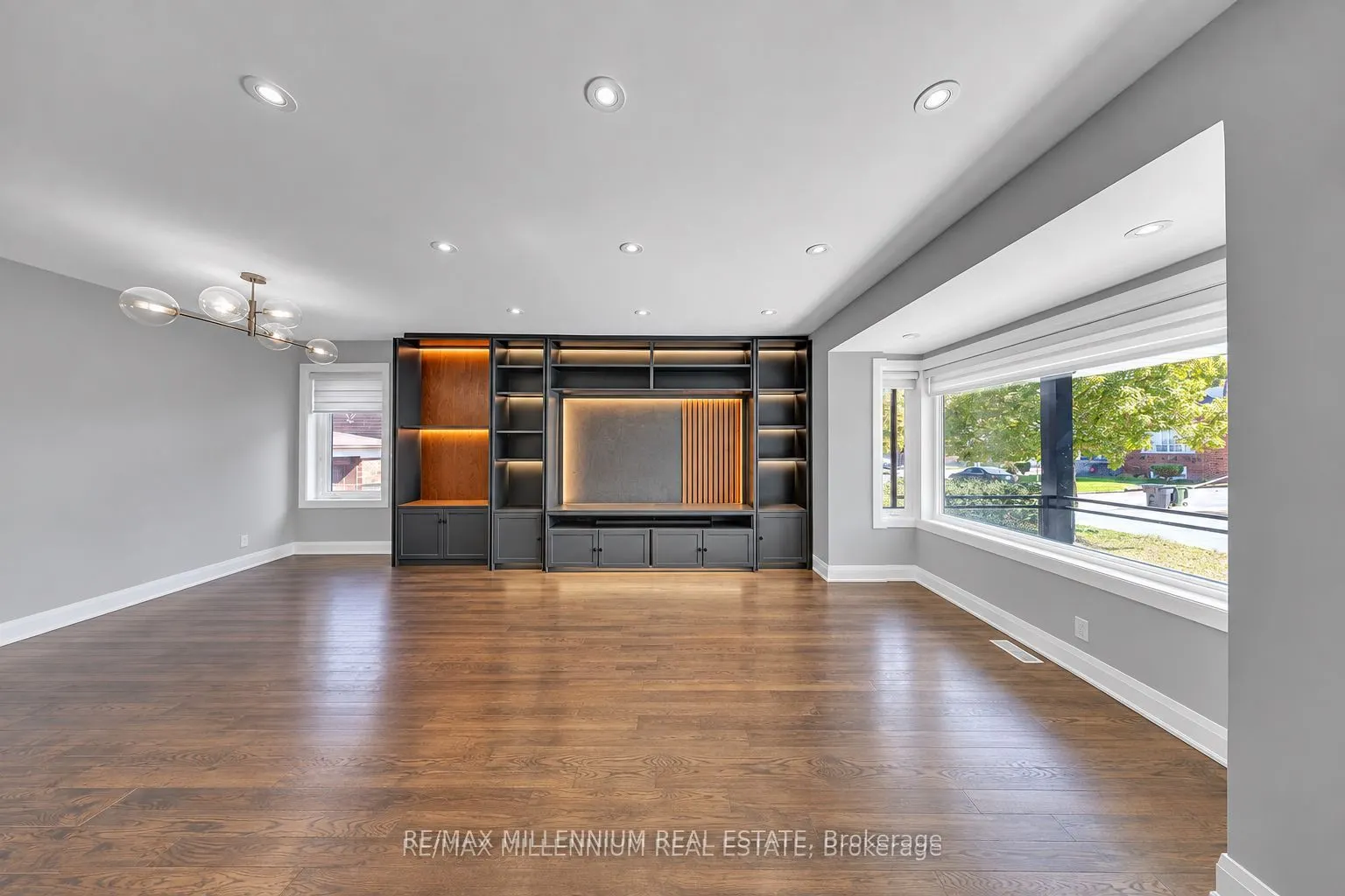 16 Sultana Avenue