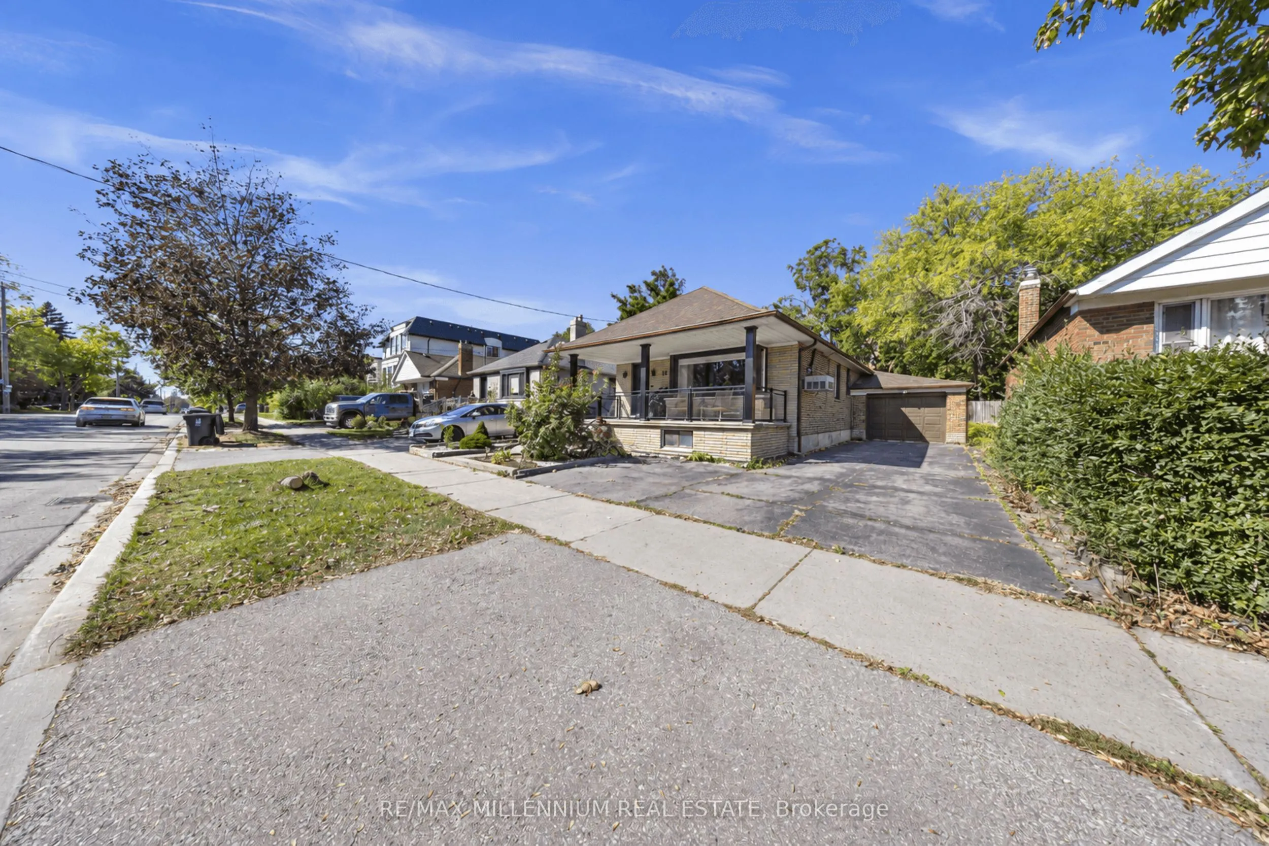 16 Sultana Avenue