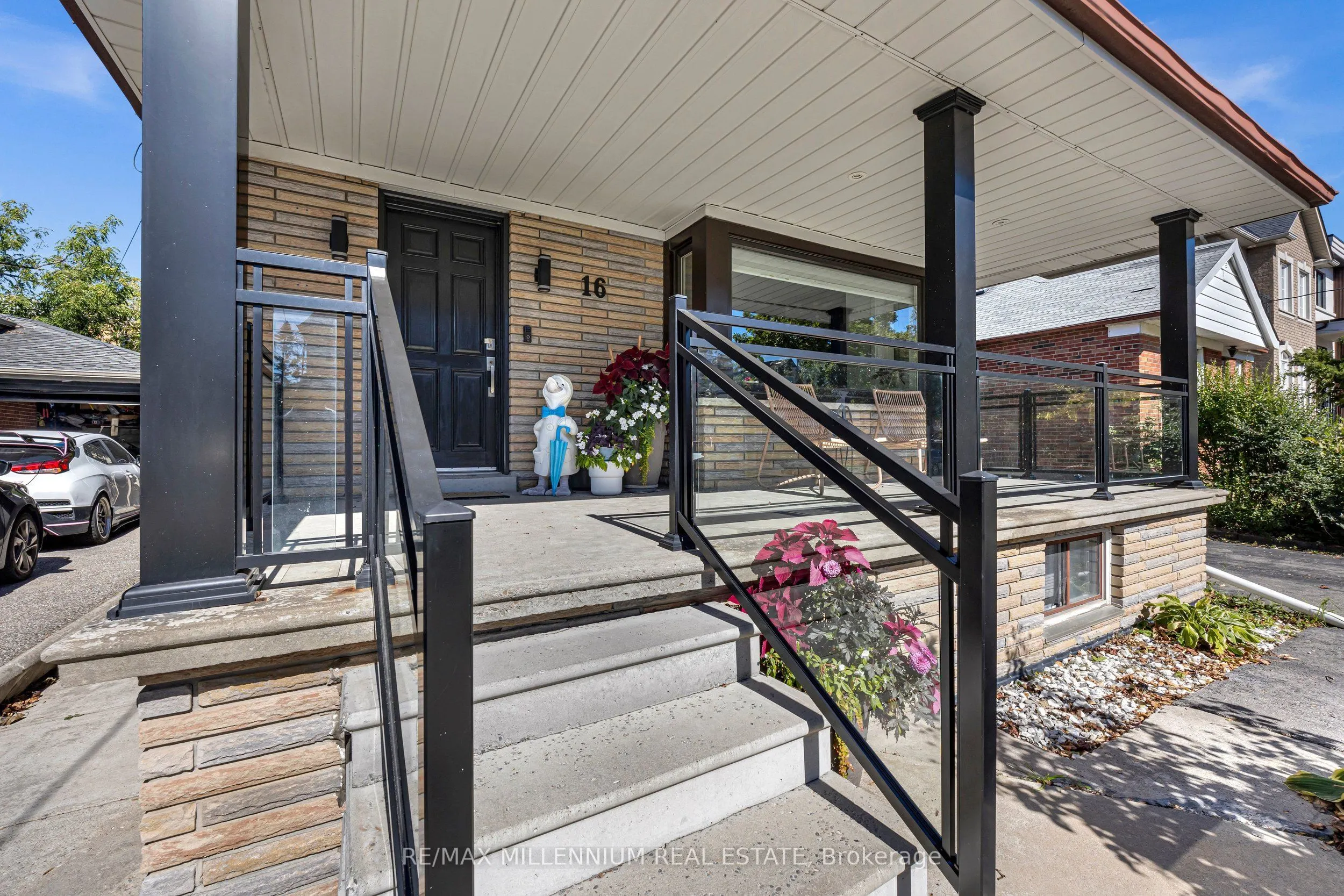 16 Sultana Avenue