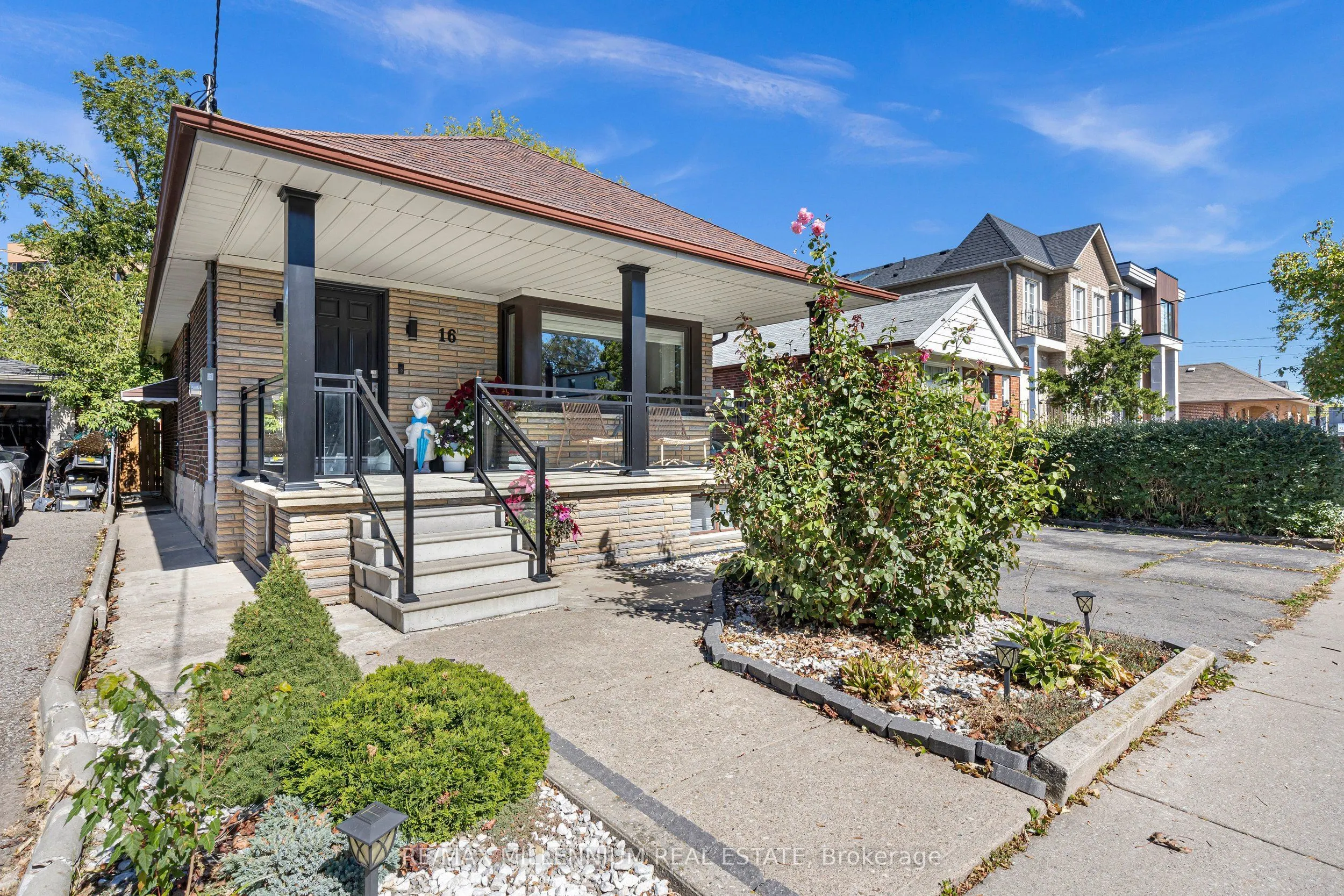 16 Sultana Avenue