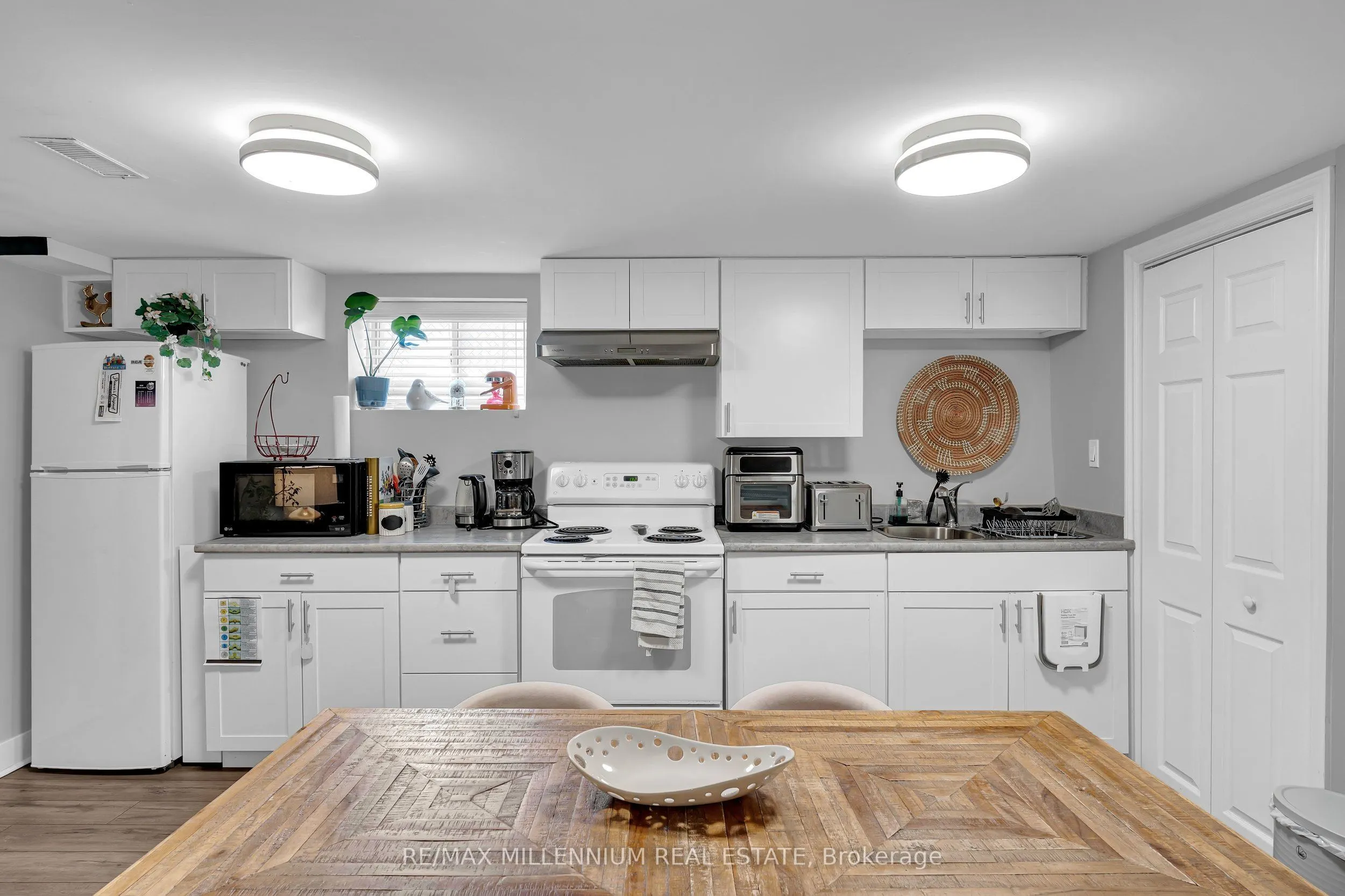 16 Sultana Avenue