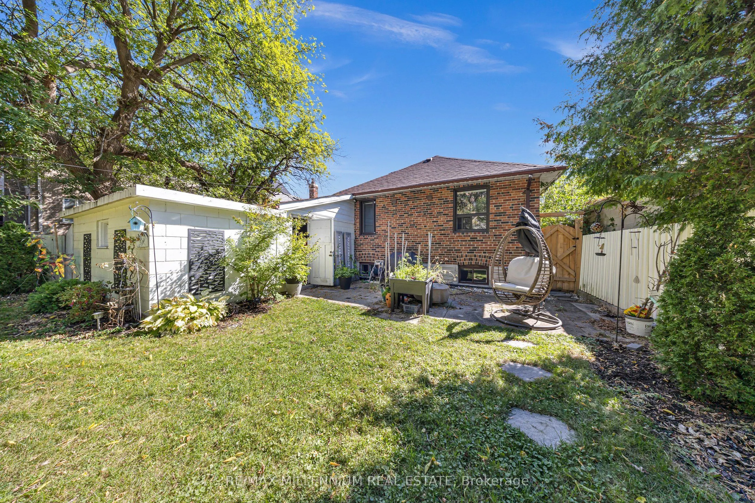 16 Sultana Avenue