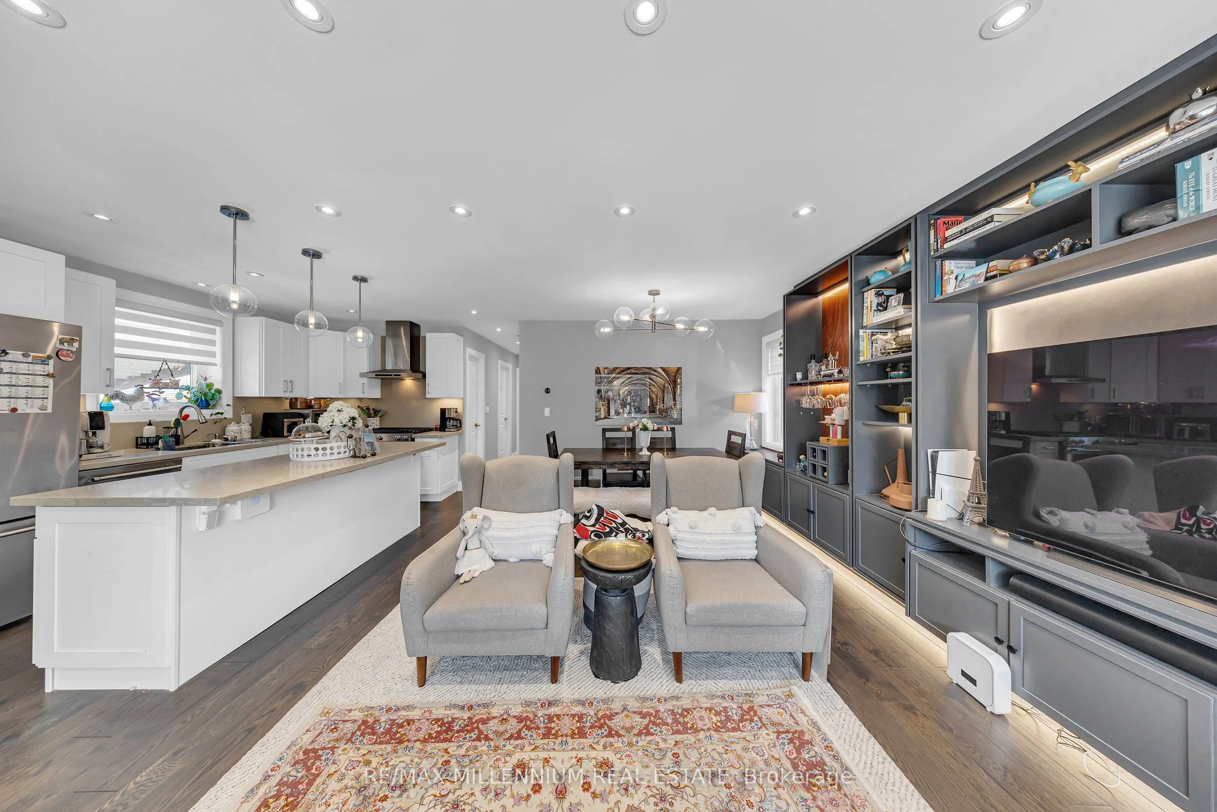 16 Sultana Avenue