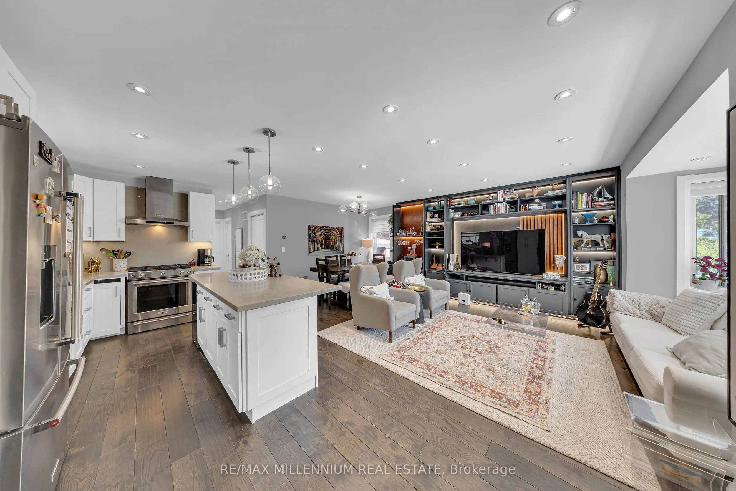 16 Sultana Avenue