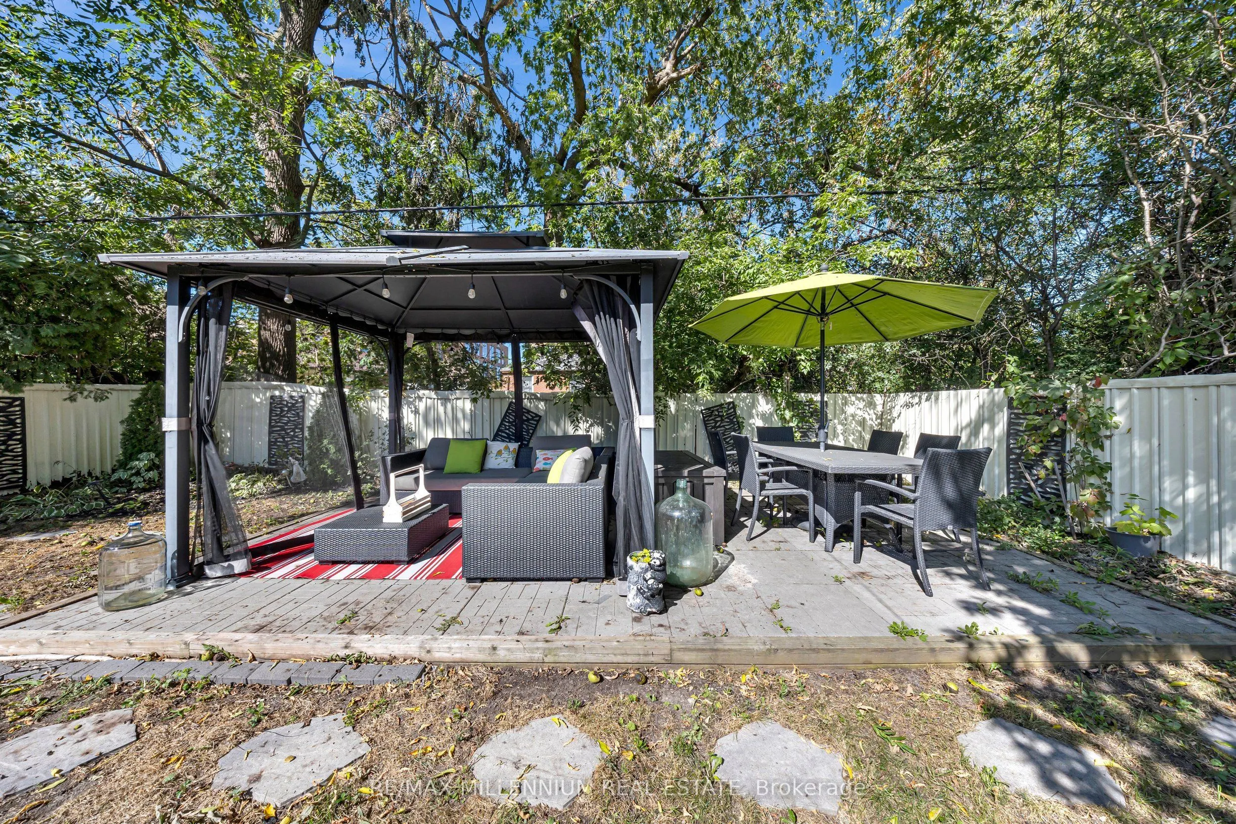 16 Sultana Avenue