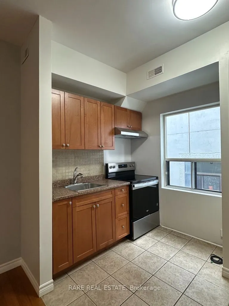 249 Augusta Avenue #302