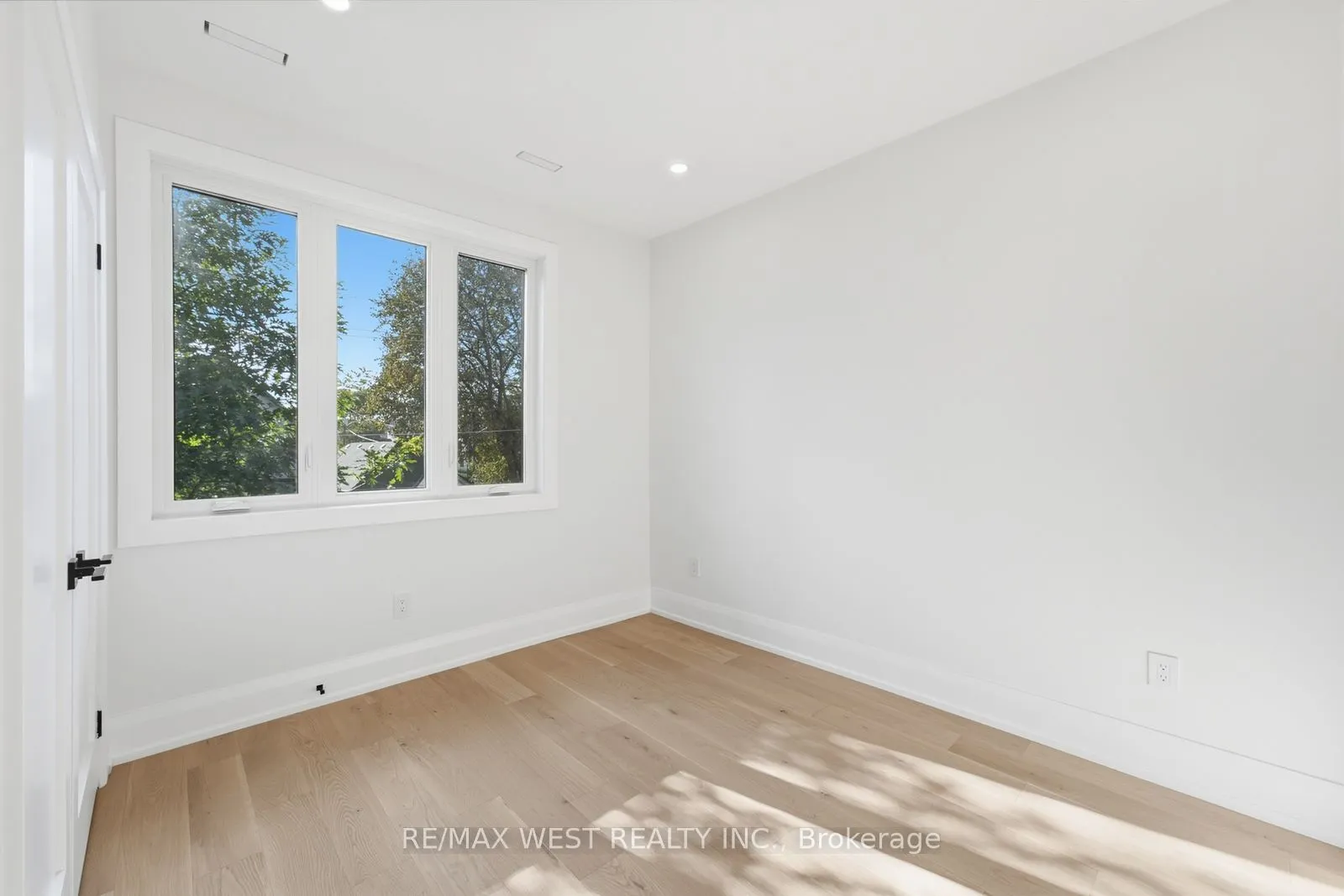 77 Alameda Avenue