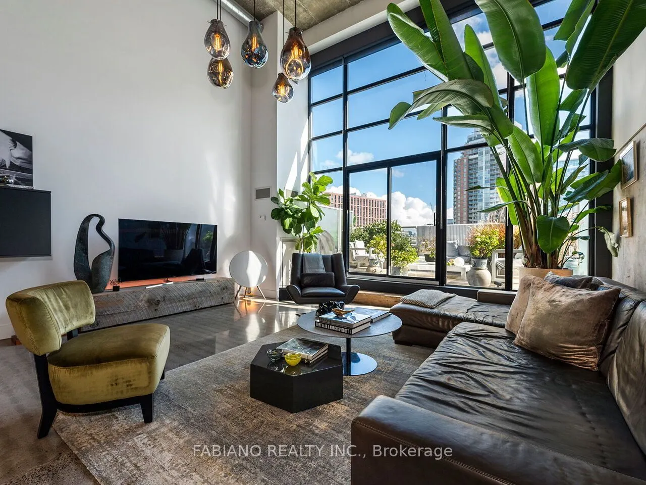 43 Hanna Avenue #532