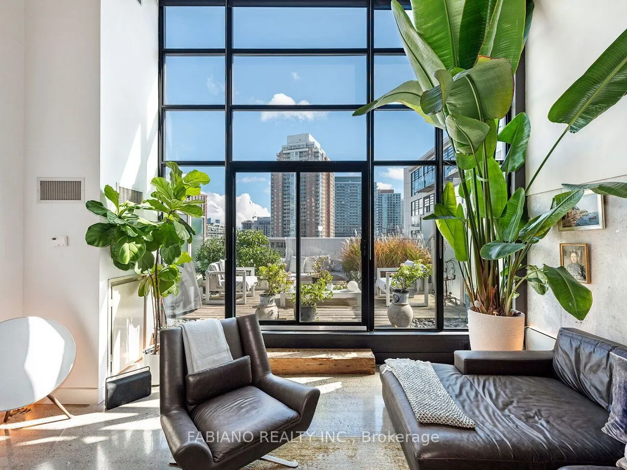 43 Hanna Avenue #532