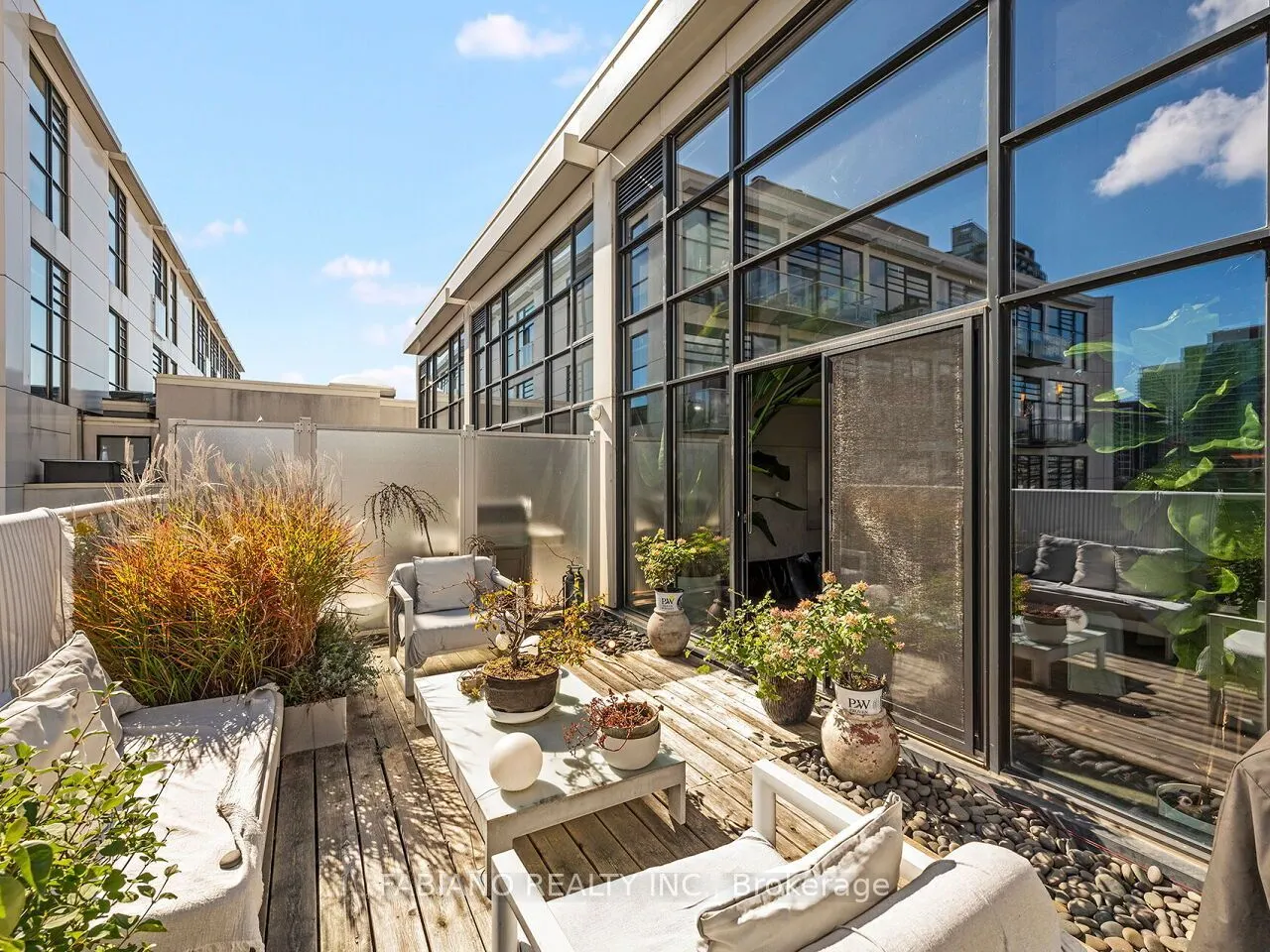 43 Hanna Avenue #532