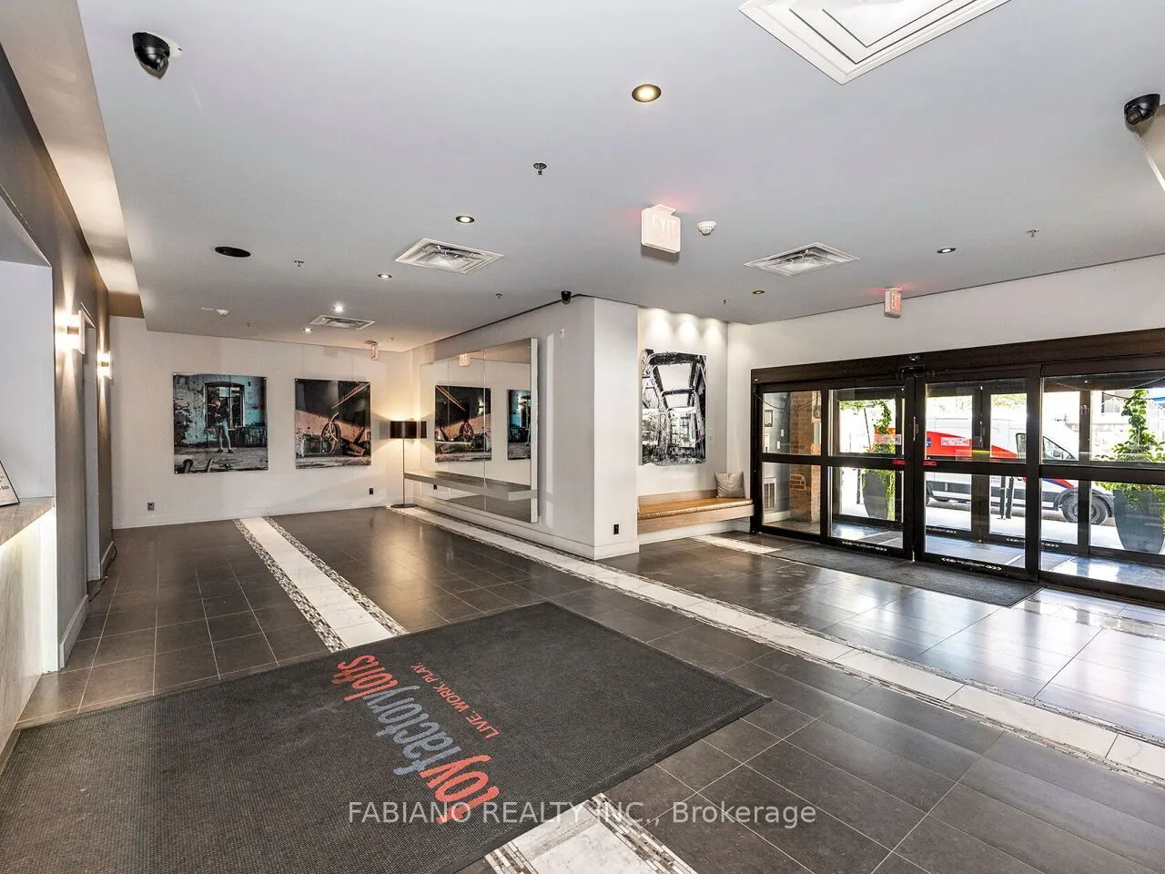 43 Hanna Avenue #532