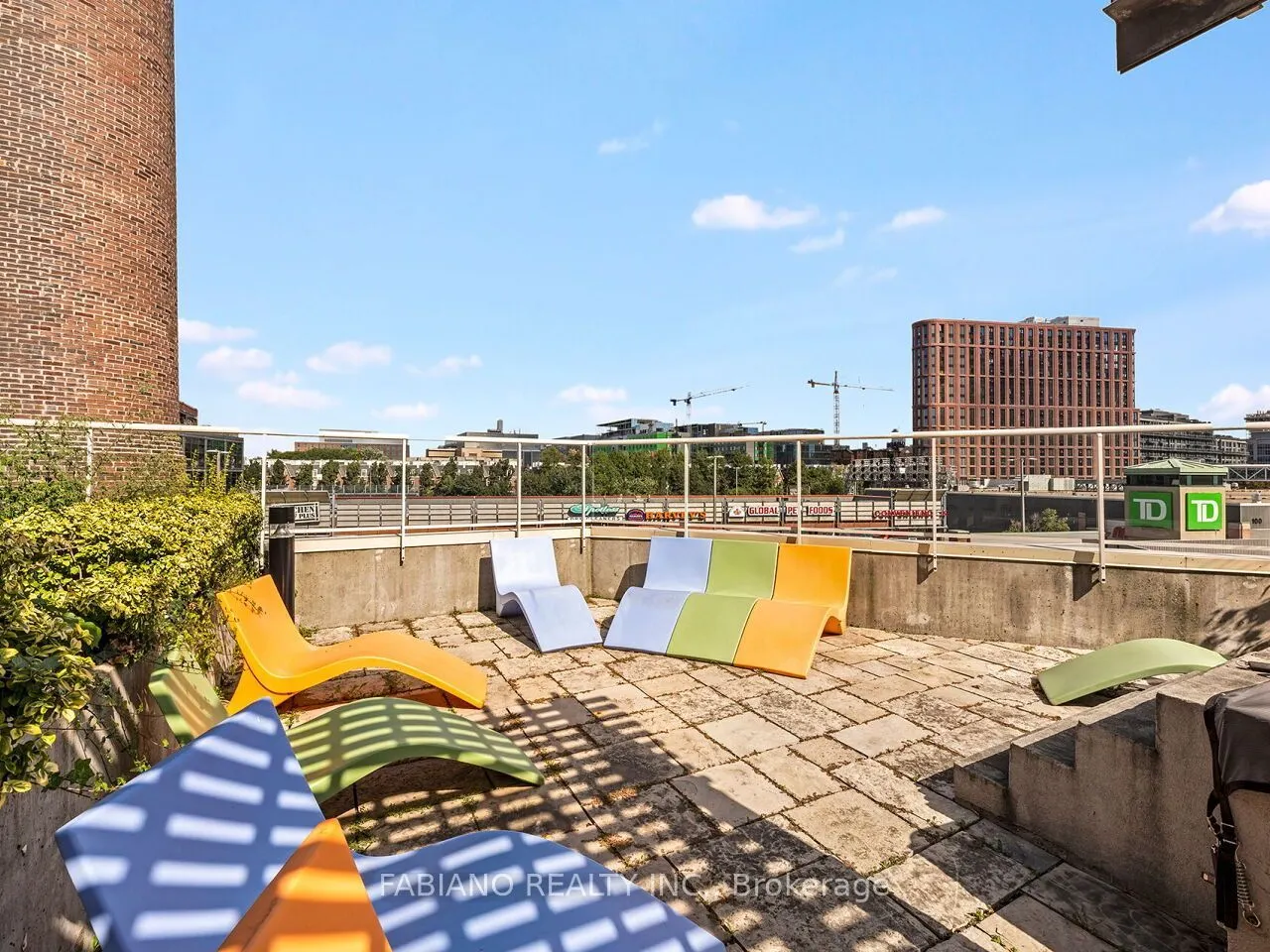 43 Hanna Avenue #532