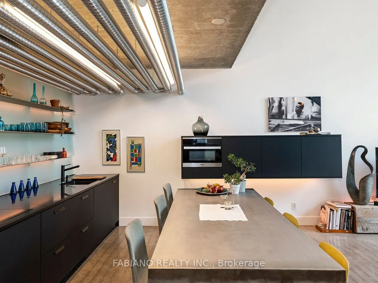43 Hanna Avenue #532