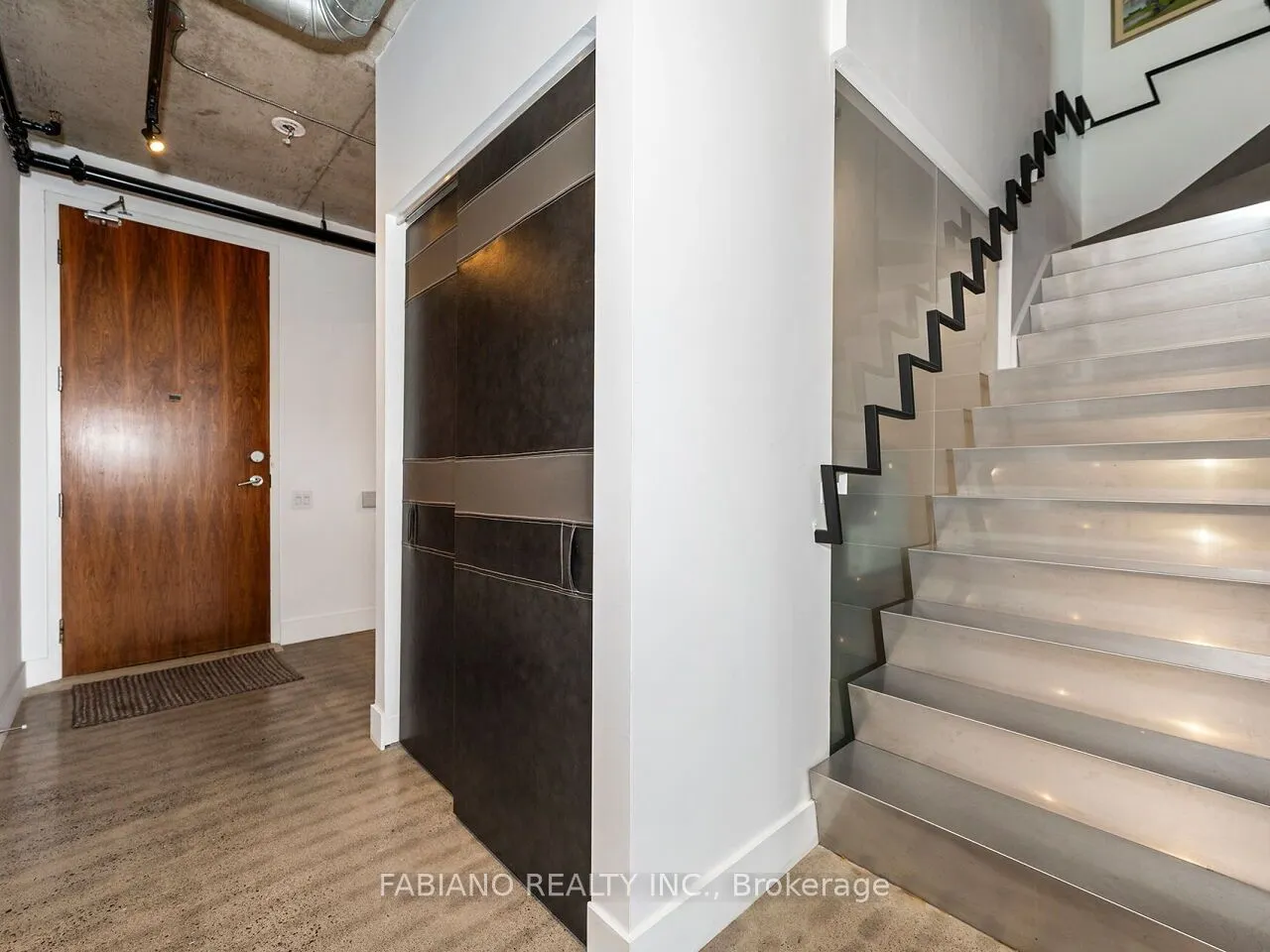 43 Hanna Avenue #532