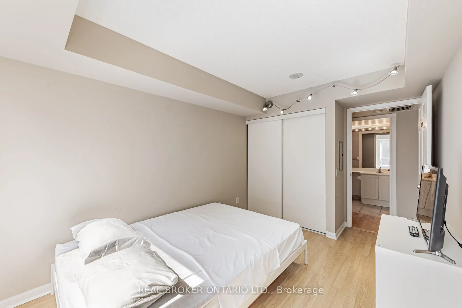 153 Beecroft Road #2011