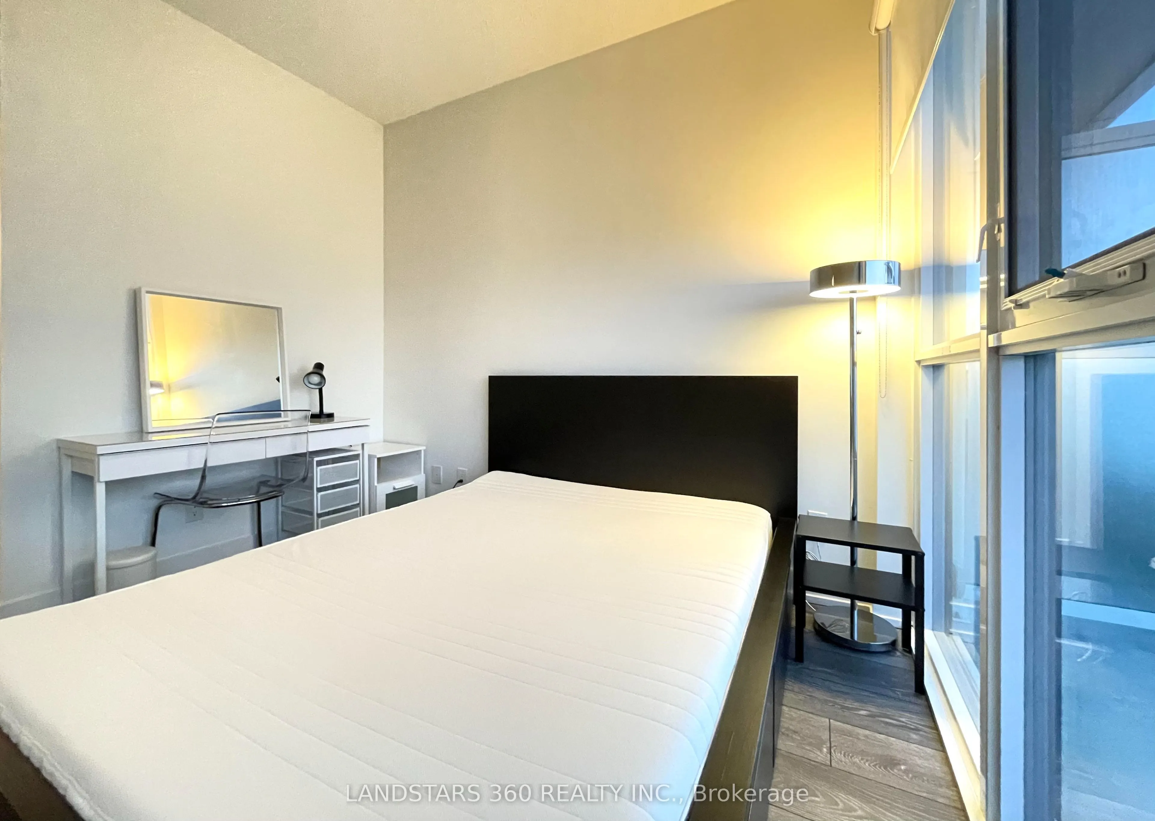 180 Fairview Mall Drive #1912